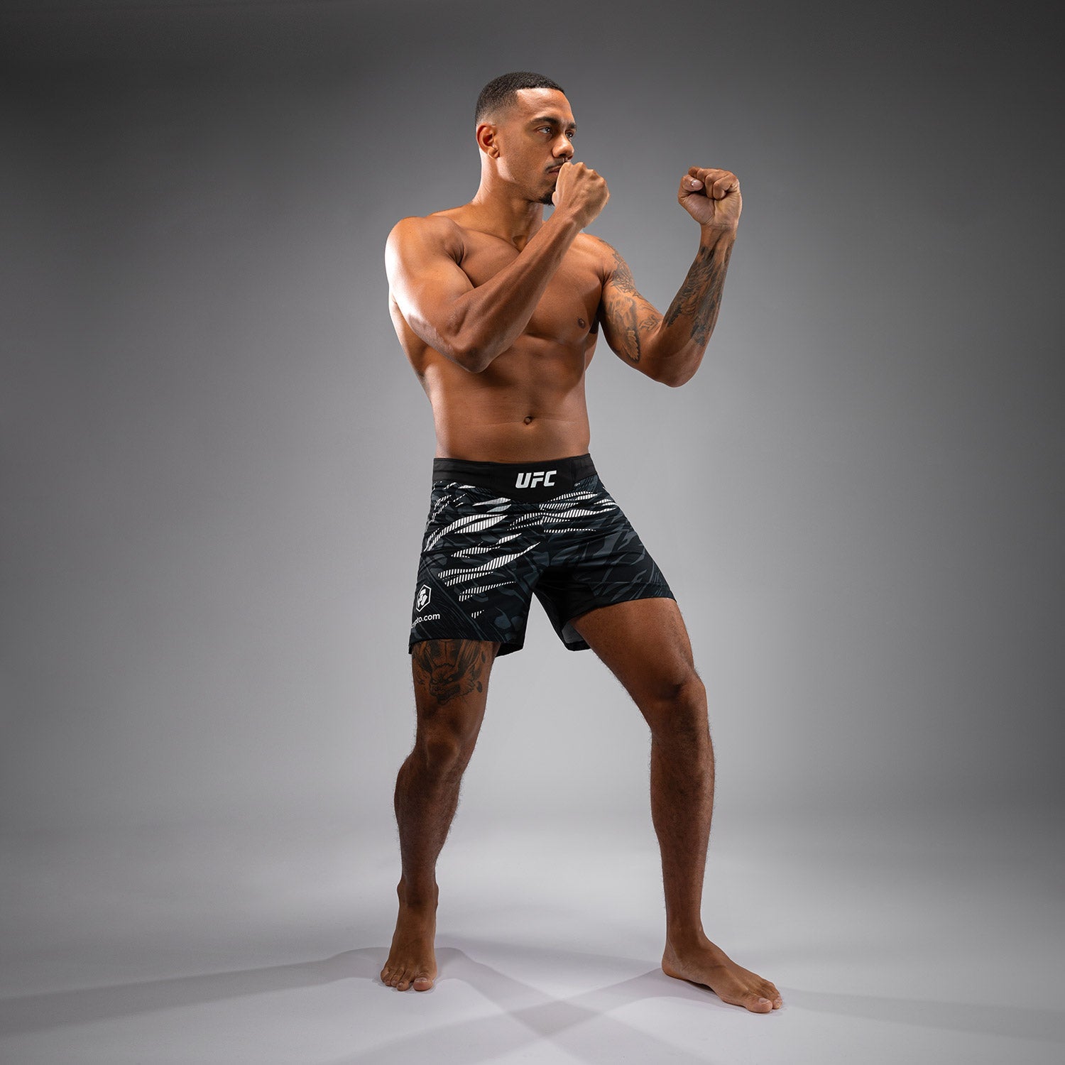 UFC Fusion by Venum Pánské kraťasy Authentic Fight Night - Krátký střih - Černá