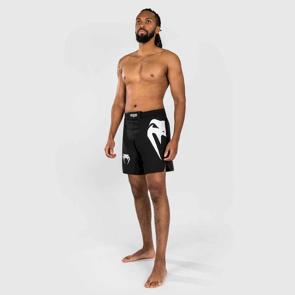 Venum Light 5.0 Fightshort - Černá/Bílá