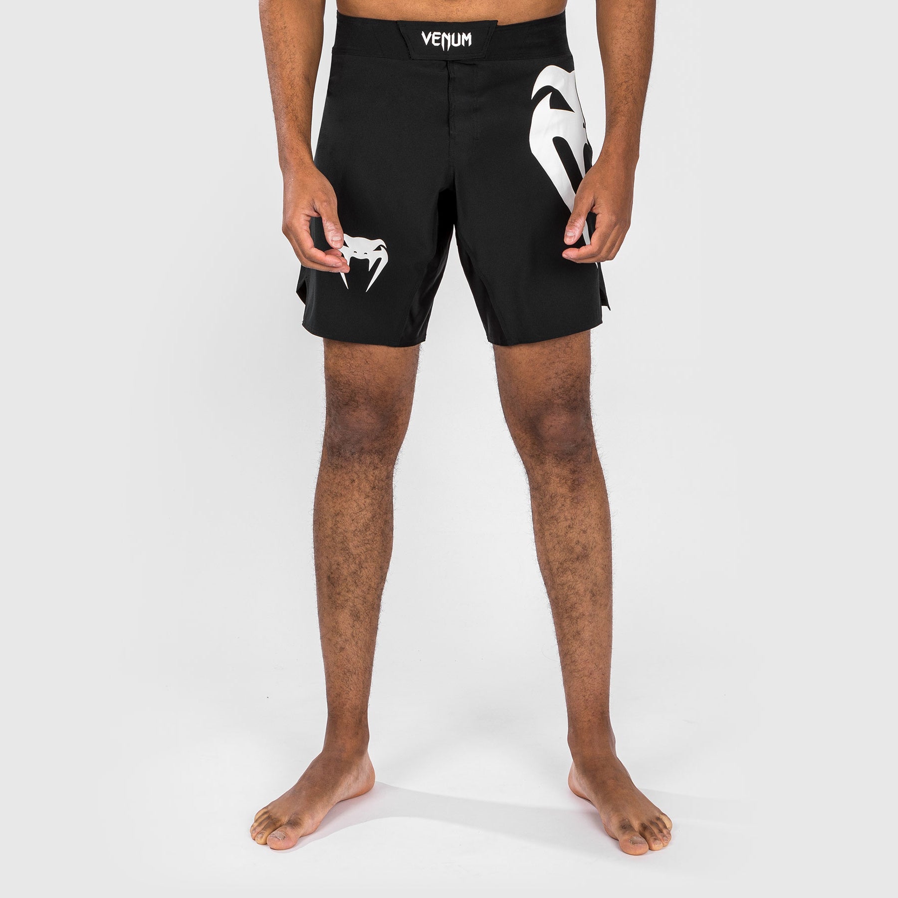 Venum Light 5.0 Fightshort - Černá/Bílá