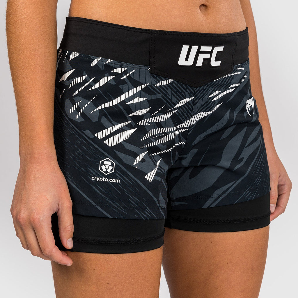 UFC Fusion by Venum Personalizované autentické dámské kraťasy na bojové noci - černé