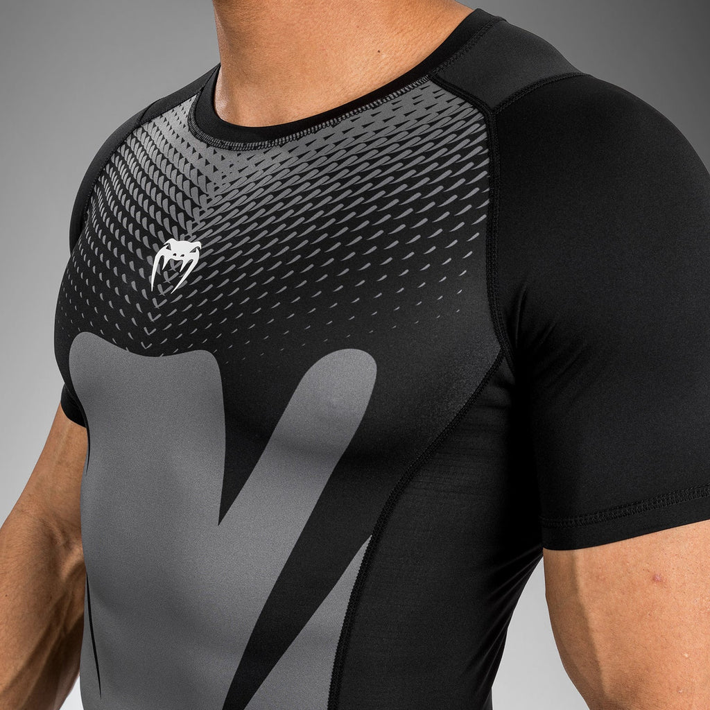 Venum Attack Pánský Krátký Rukáv Rashguard - Černá/Šedá