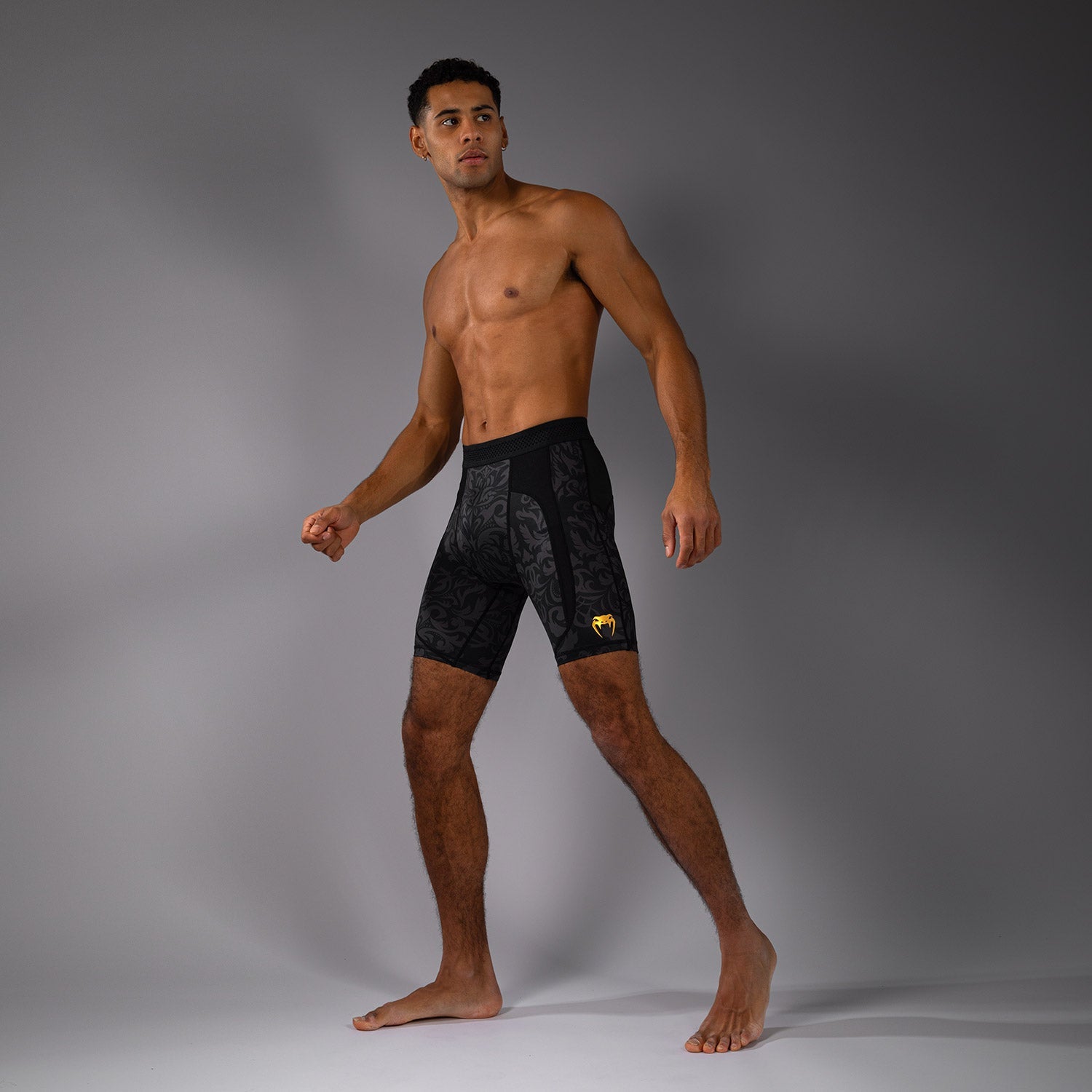 Venum x Topuria Unmatched Edition Vale Tudo Shorts - Černá/Zlatá