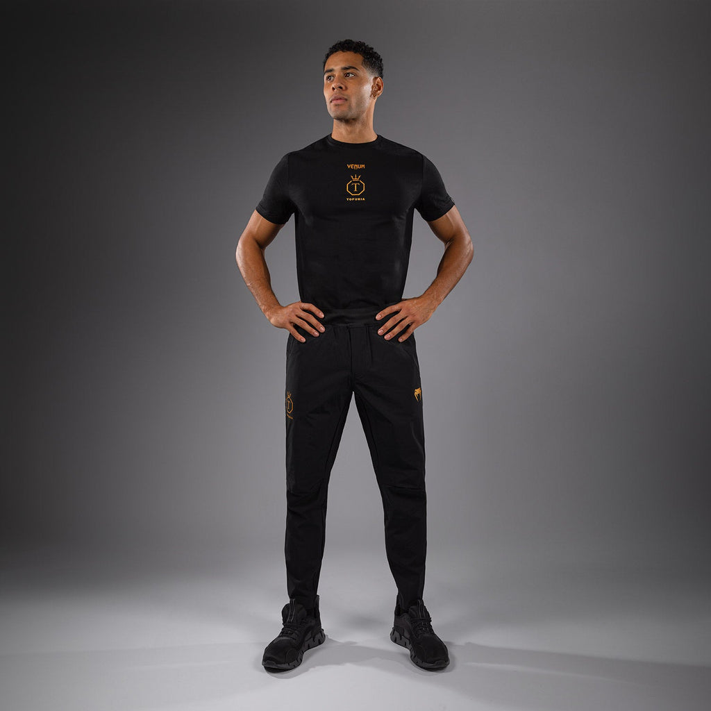 Venum x Topuria Joggers s neomezenou edicí - černá/zlatá