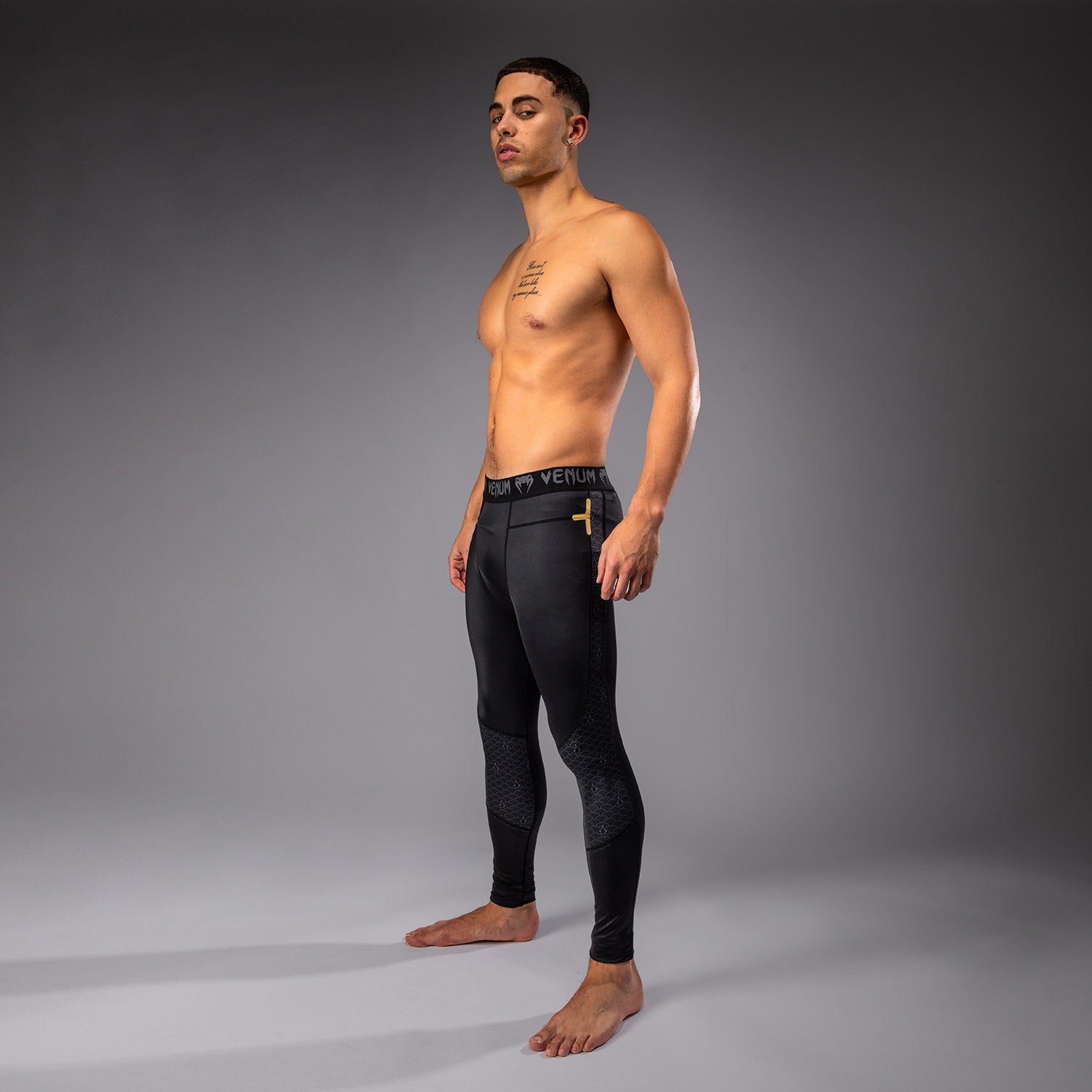 Venum x Assassin's Creed Shadows Spats - Černá/Zlatá