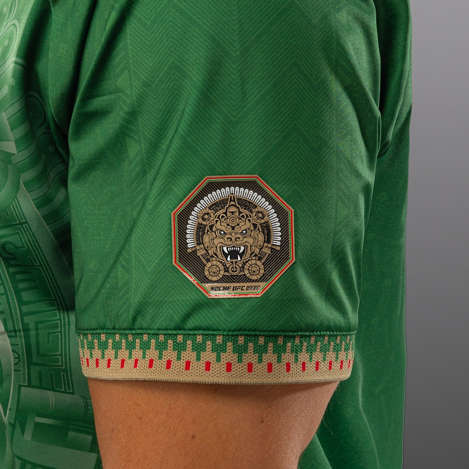 Pánský dres Noche UFC 2.0 od Venum Green Authentic Fight Night Walkout