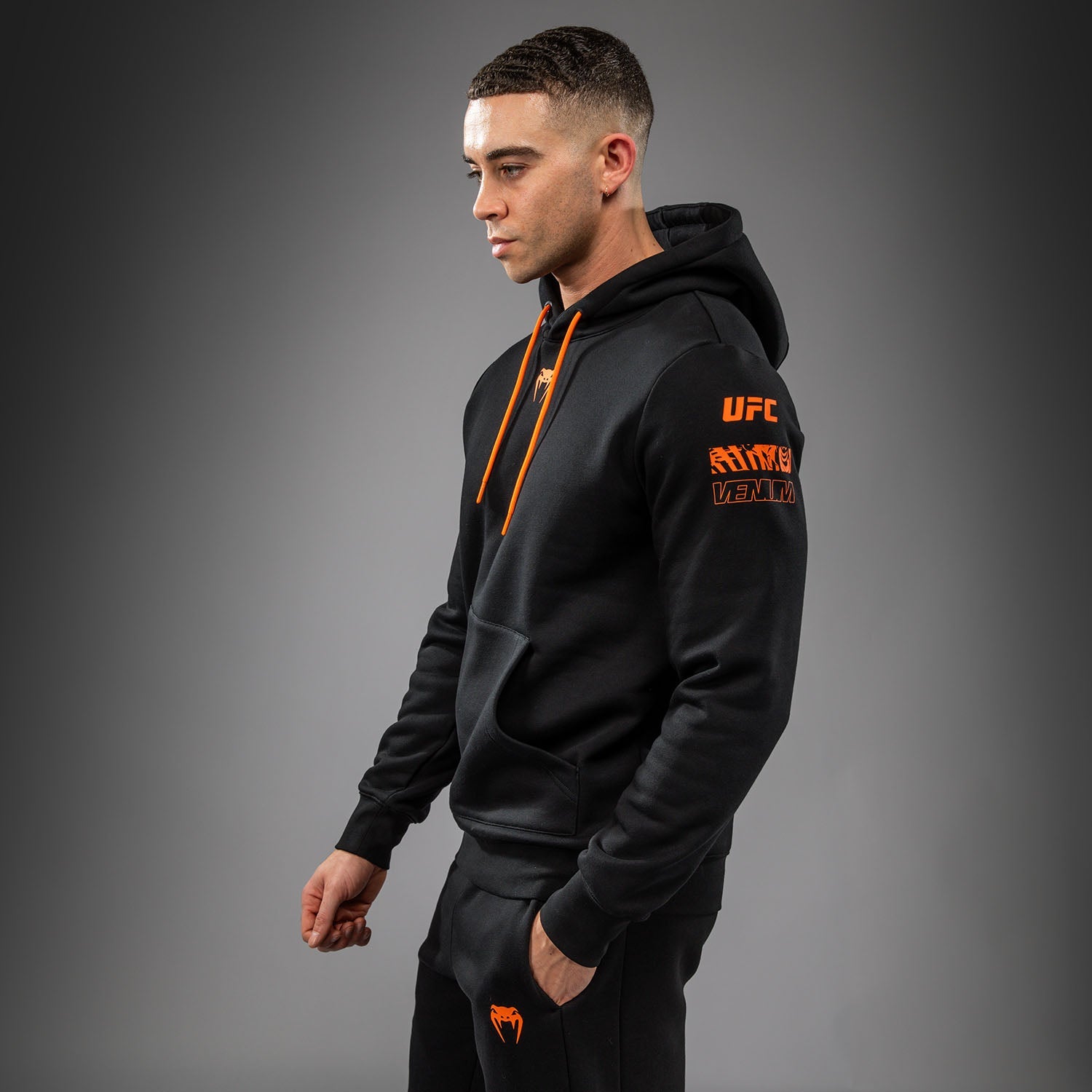 Pánská mikina UFC Zenith by Venum Black Authentic Fight Week Pullover Hoodie