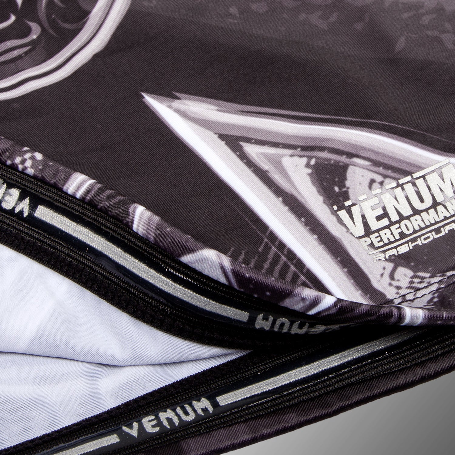 Venum Gladiator 3.0 Rashguard - Dlouhé rukávy - Černá/Bílá