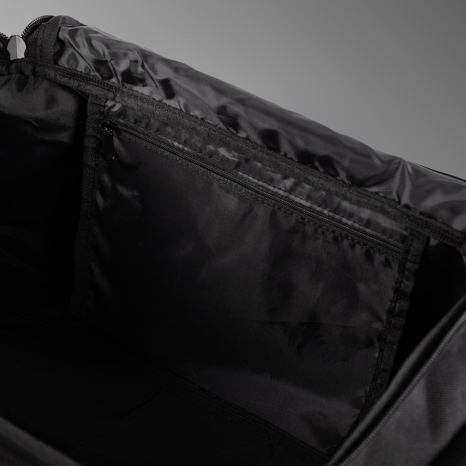 Venum Essential Sportovní taška (37L) - Černá