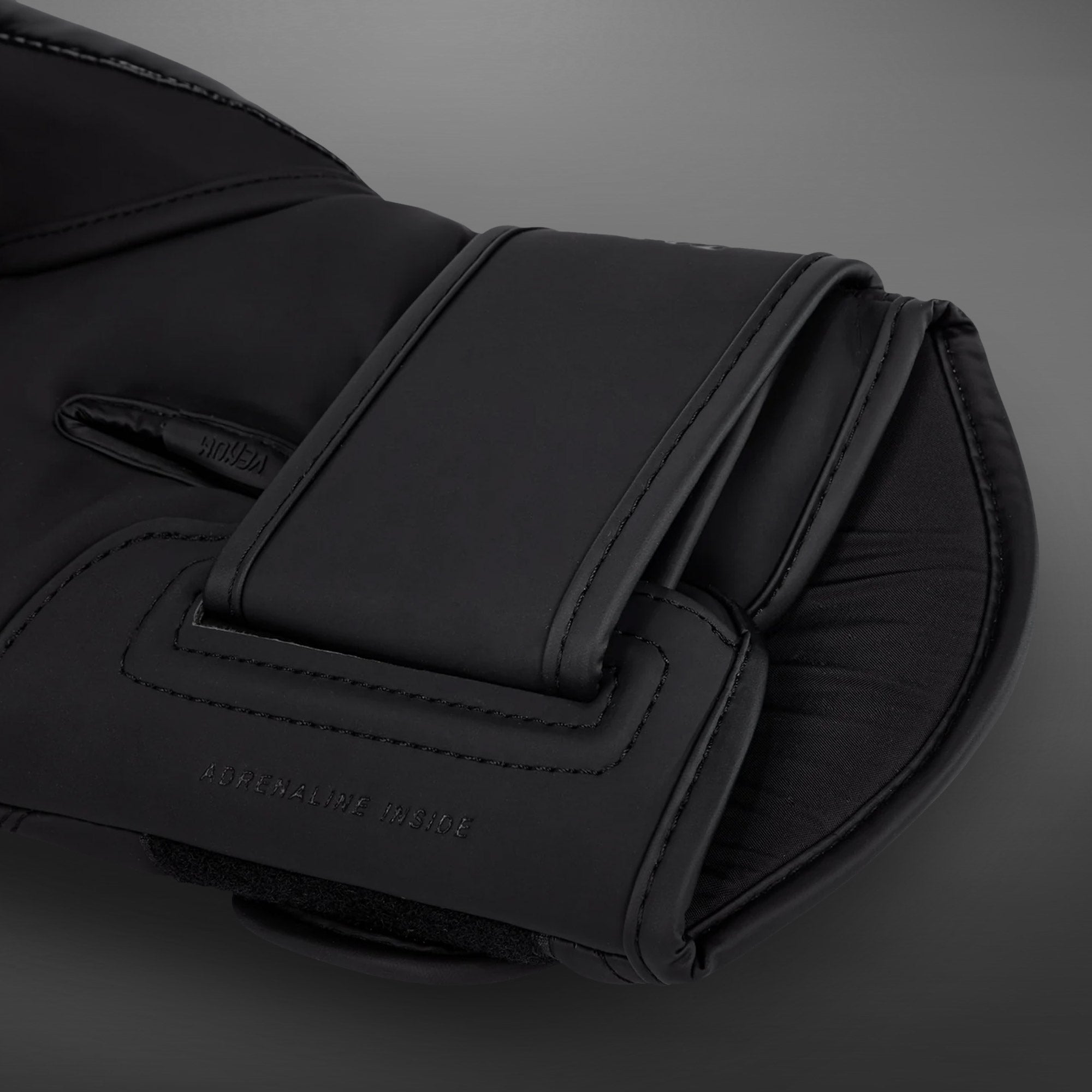 Venum Challenger 4.0 boxerské rukavice - černá/černá