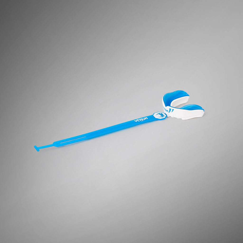 Chránič zubů Venum Challenger Kids s popruhem/bez popruhu - bílo-modrý