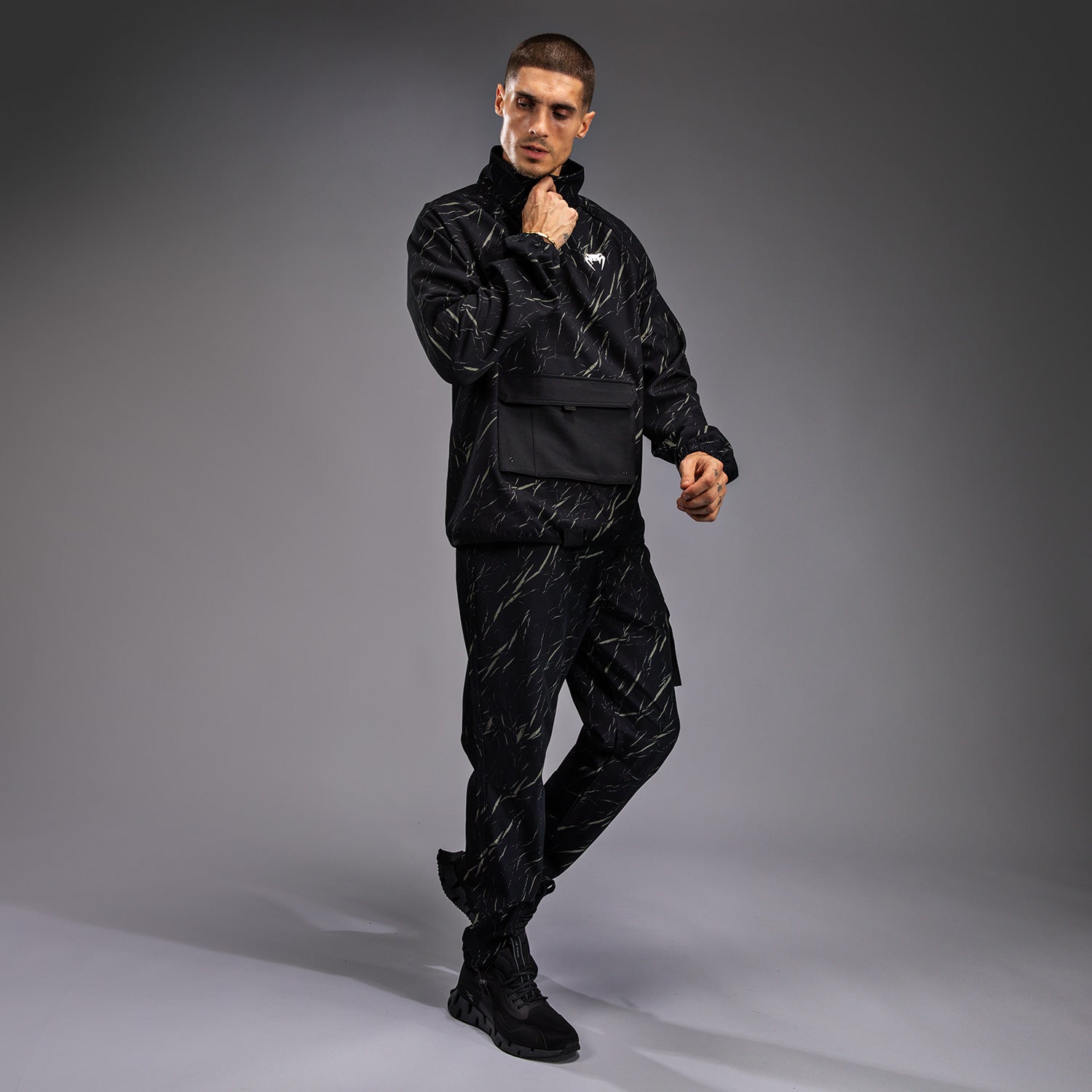 Venum Trooper Pánská bunda se zapínáním na zip - Černá/Písková