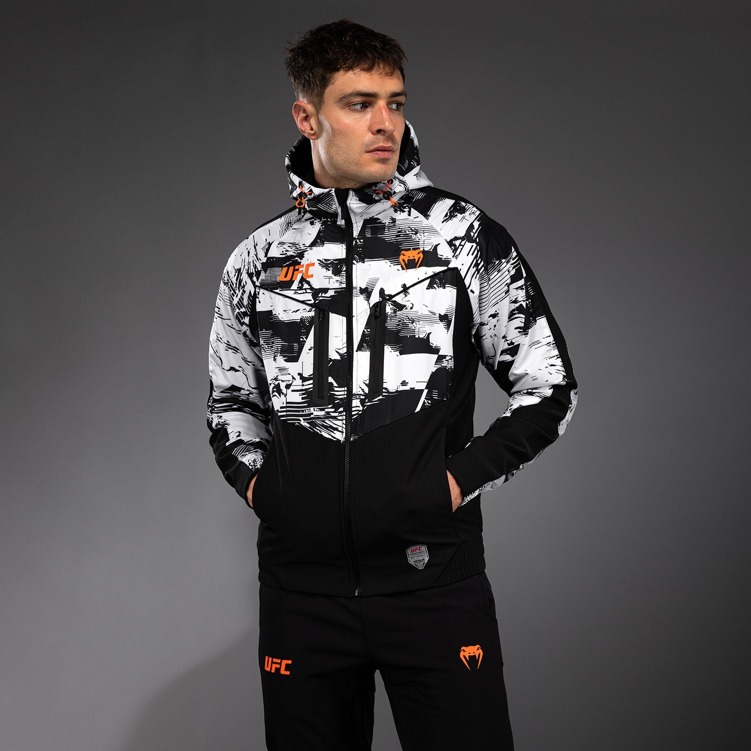 Pánská autentická rozepínací mikina UFC Zenith by Venum White Authentic Fight Week Zip Hoodie