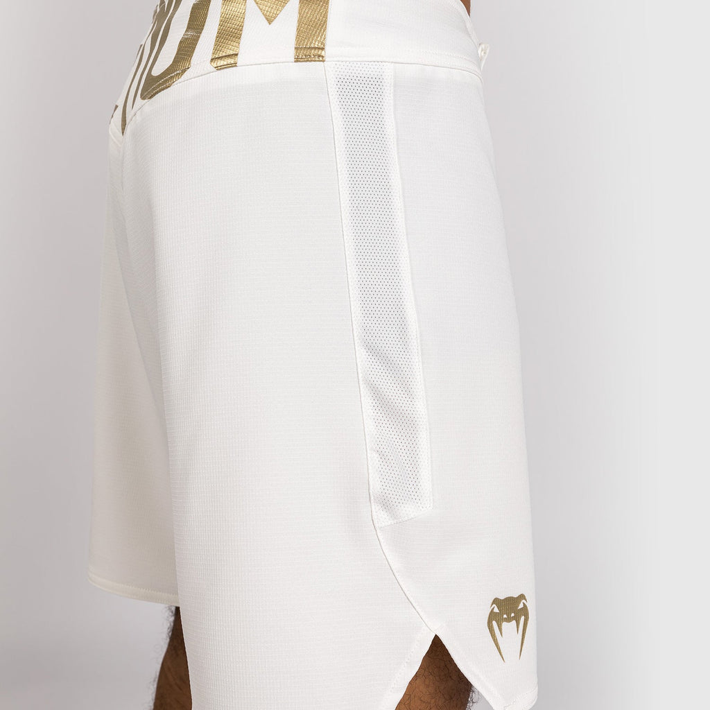 Venum Light 5.0 Fight Shorts - Bílá/Zlatá