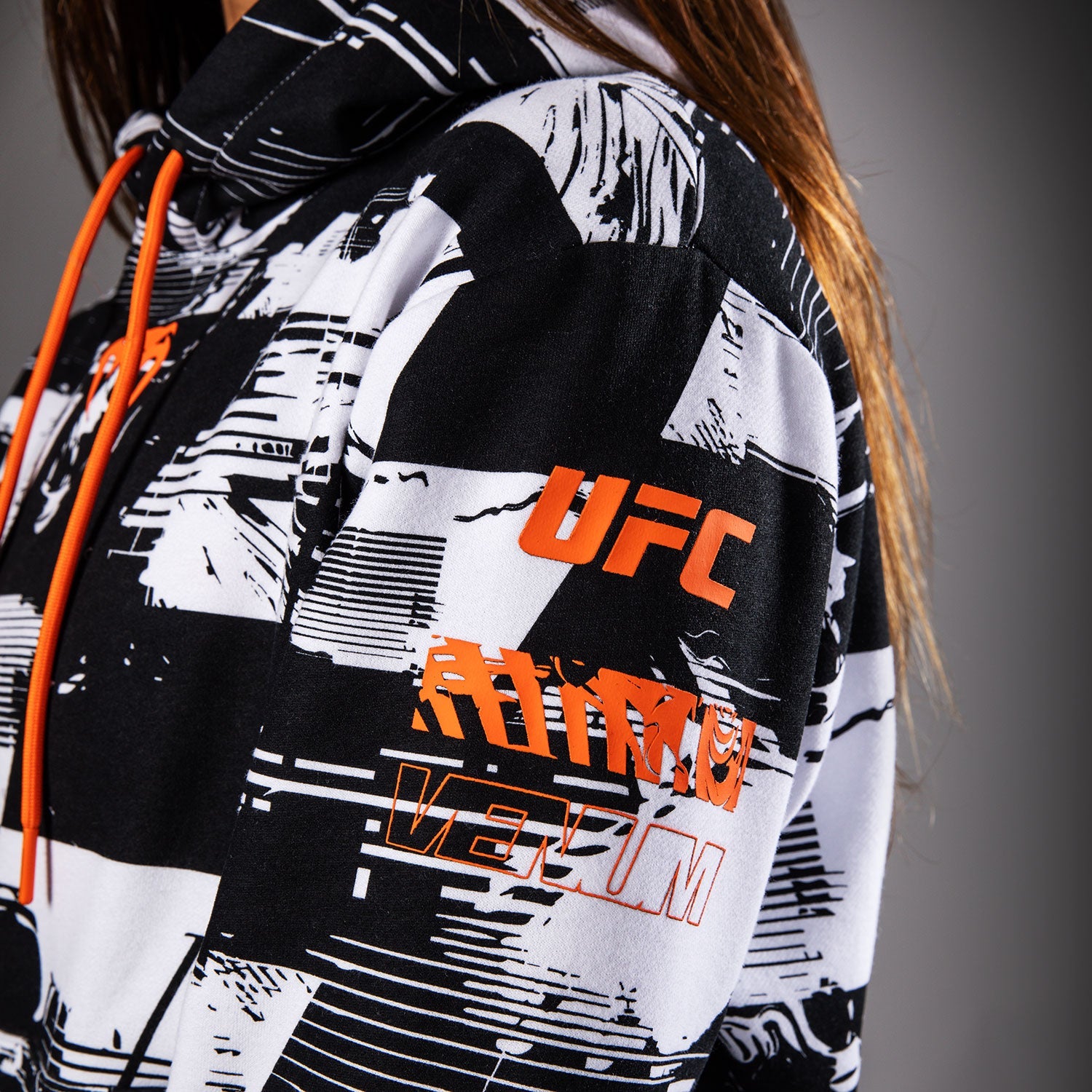 Dámská mikina s kapucí UFC Zenith by Venum White Authentic Fight Week