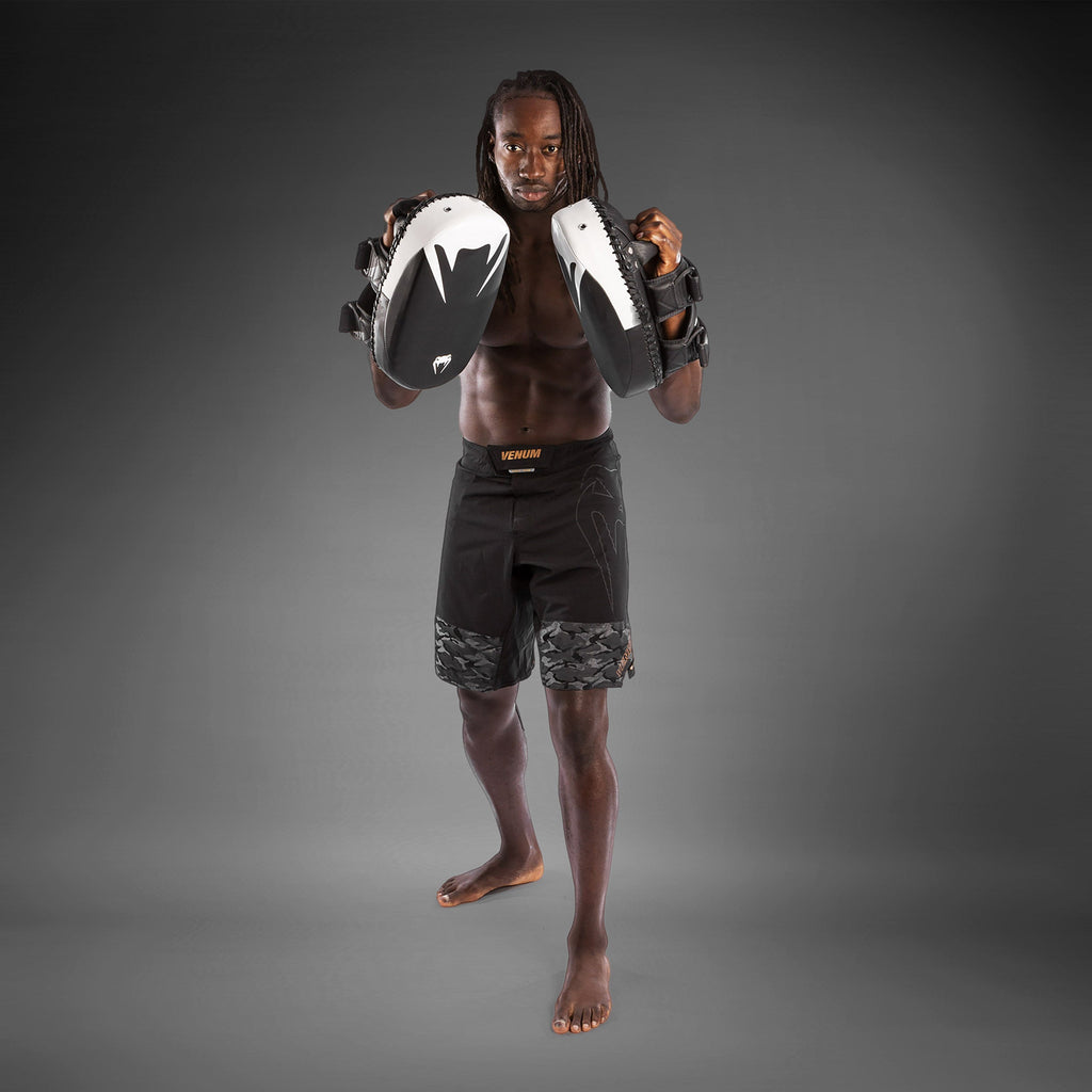 Venum Kickboxing Paos 2.0 z mikrovlákna - černá/bílá