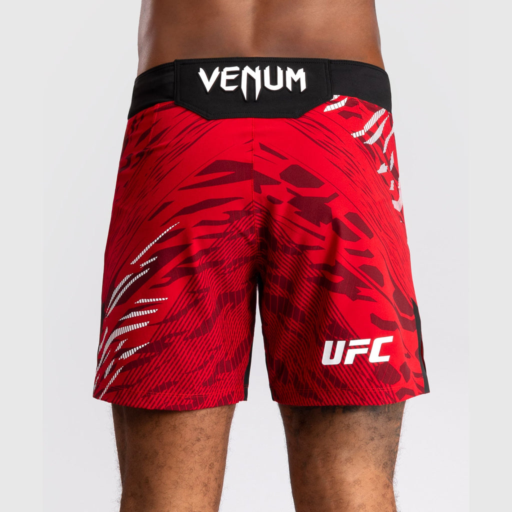 UFC Fusion by Venum Pánské kraťasy Authentic Fight Night - Střih Short - Červená