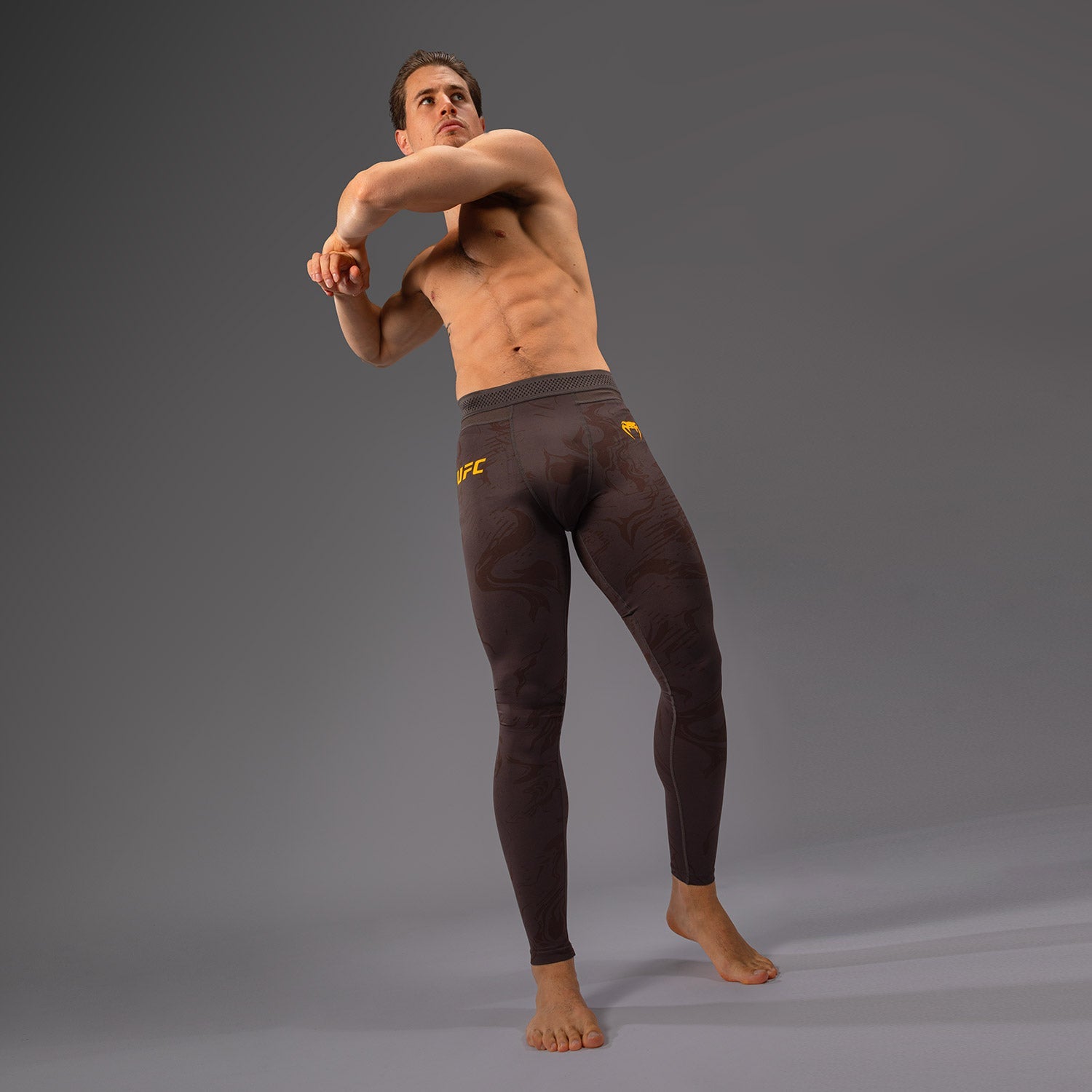 UFC Fusion od Venumu Pánské výkonnostní legíny Fight Week - Zemitě hnědá