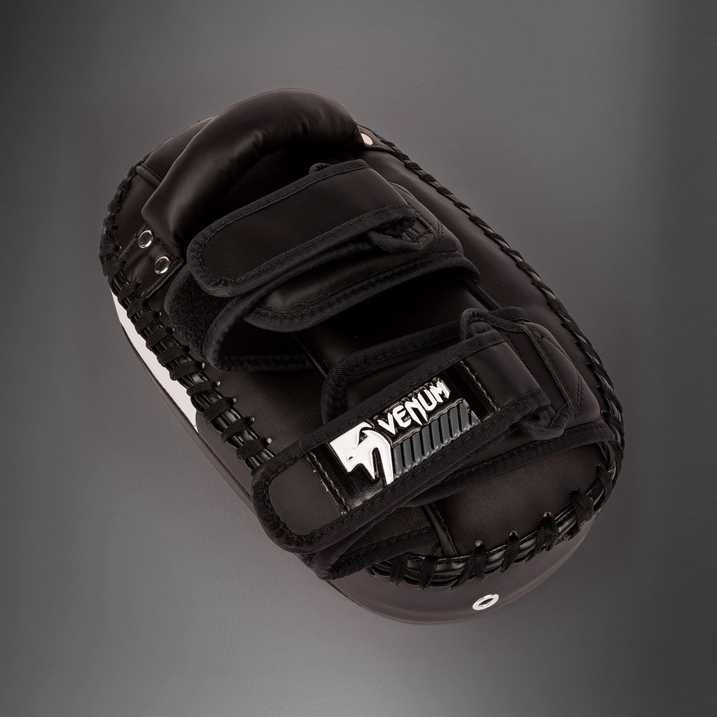 Venum Kickboxing Paos 2.0 z mikrovlákna - černá/bílá