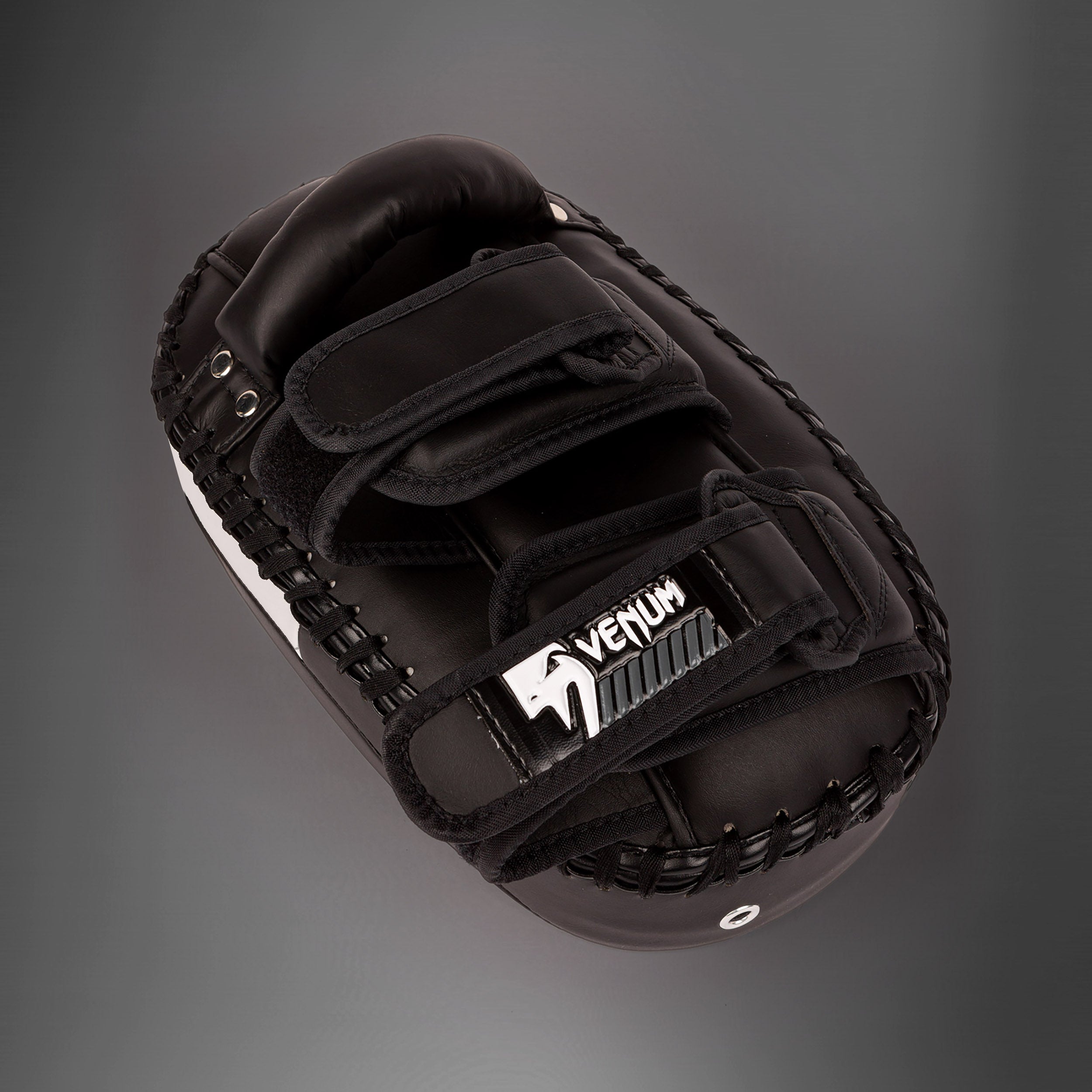 Venum Kickboxing Paos 2.0 z mikrovlákna - černá/bílá