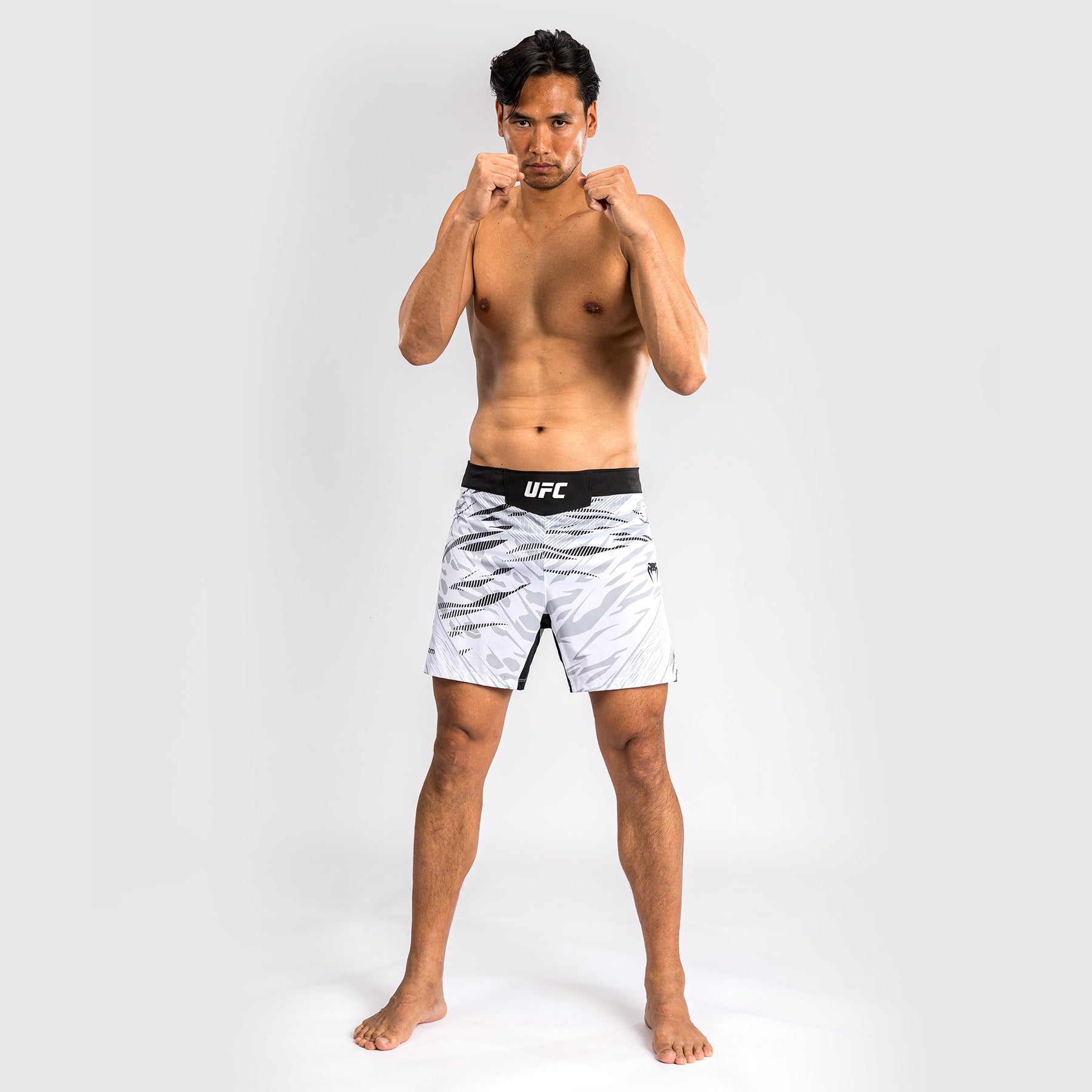 UFC Fusion by Venum Pánské kraťasy Authentic Fight Night - Krátký střih - Bílá