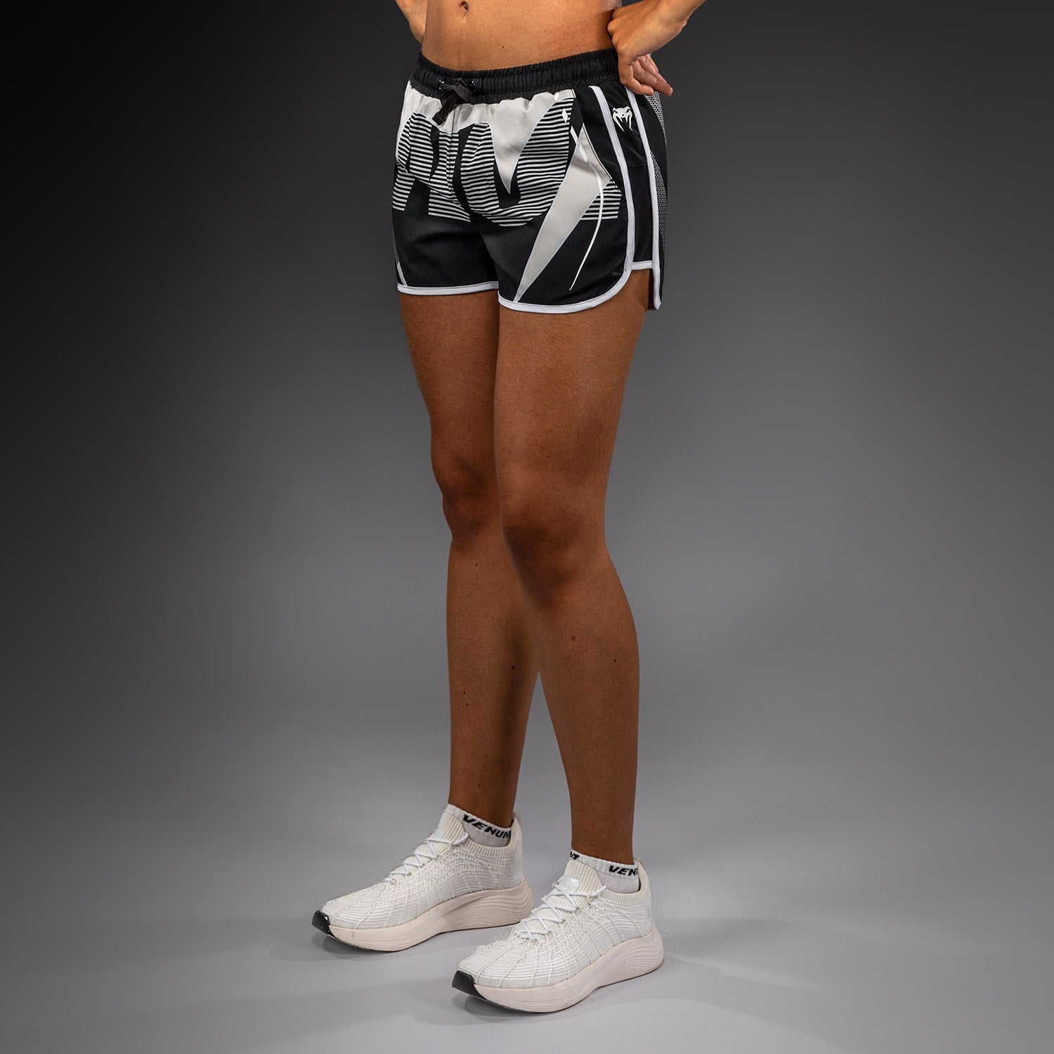 Dámské tréninkové šortky Venum Adrenaline - černo/slonová kost