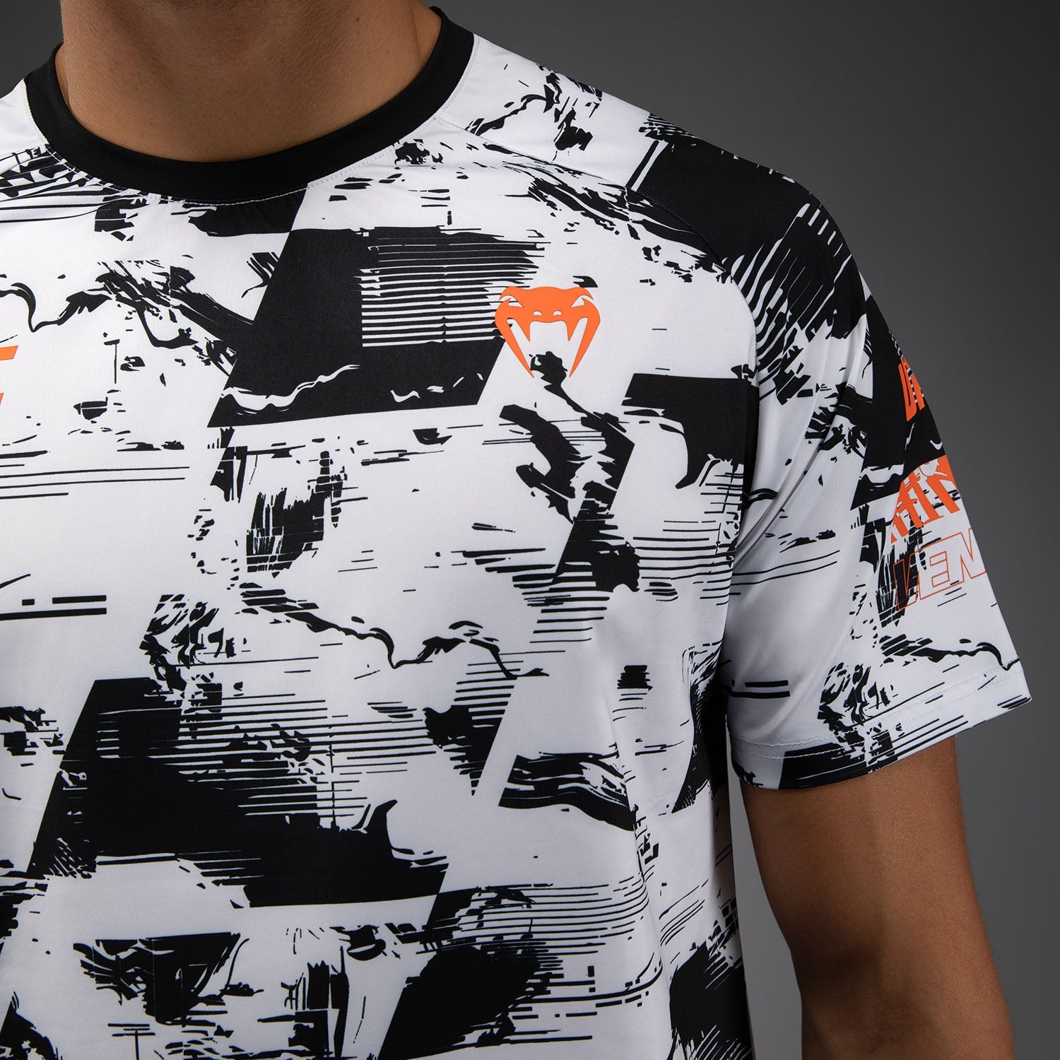 Pánské tričko Venum UFC Zenith Authentic Fight Week Performance s krátkým rukávem v bílé barvě