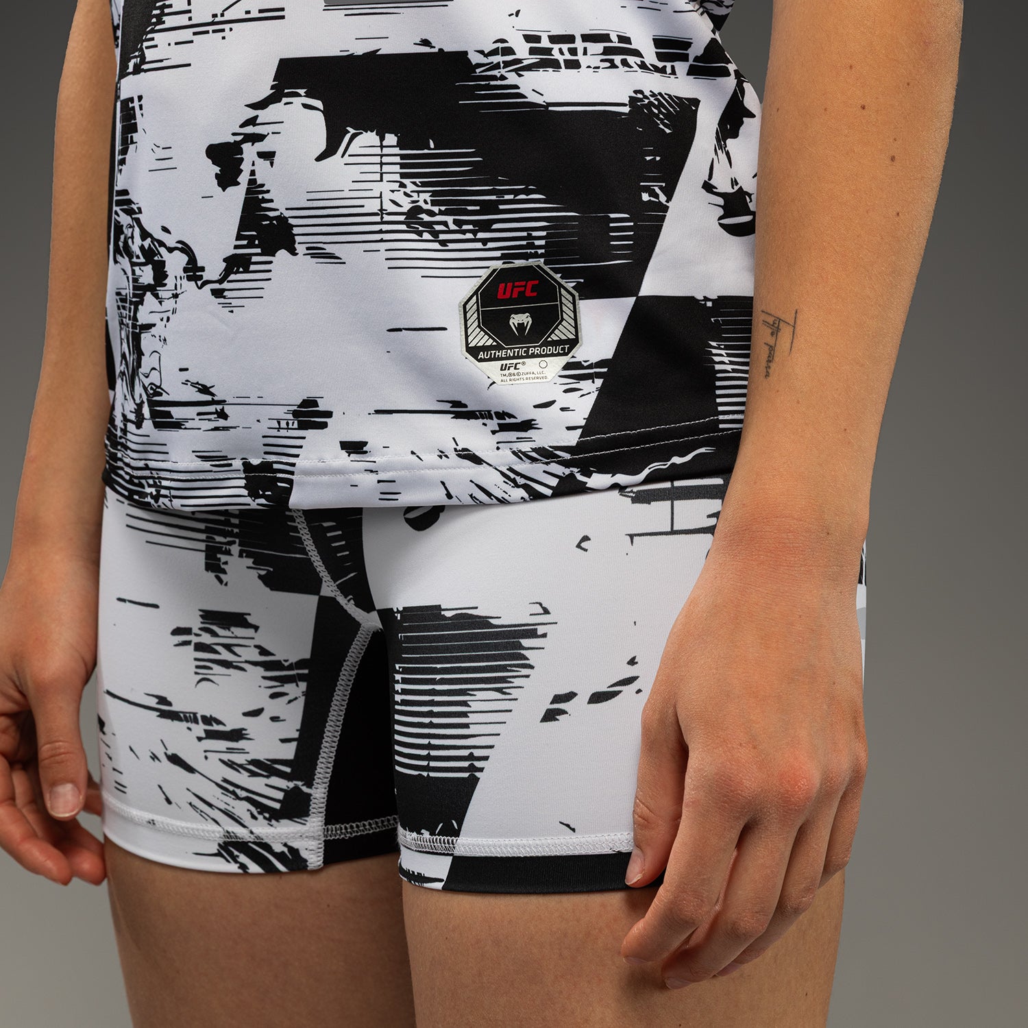 Dámské tričko UFC Zenith by Venum White Authentic Fight Week Performance s krátkým rukávem