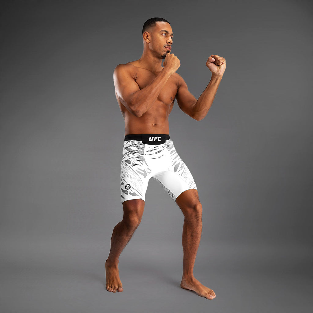 UFC Fusion by Venum Authentic Fight Night Pánské kraťasy Vale Tudo - bílé