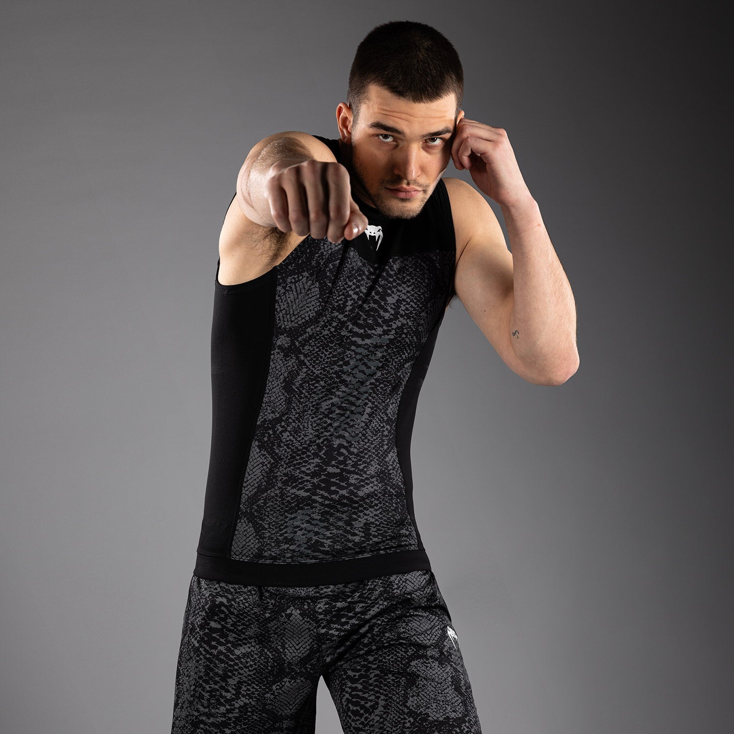 Venum G-Fit Scales Bezrukávový Rashguard - Černá/Uhelně šedá