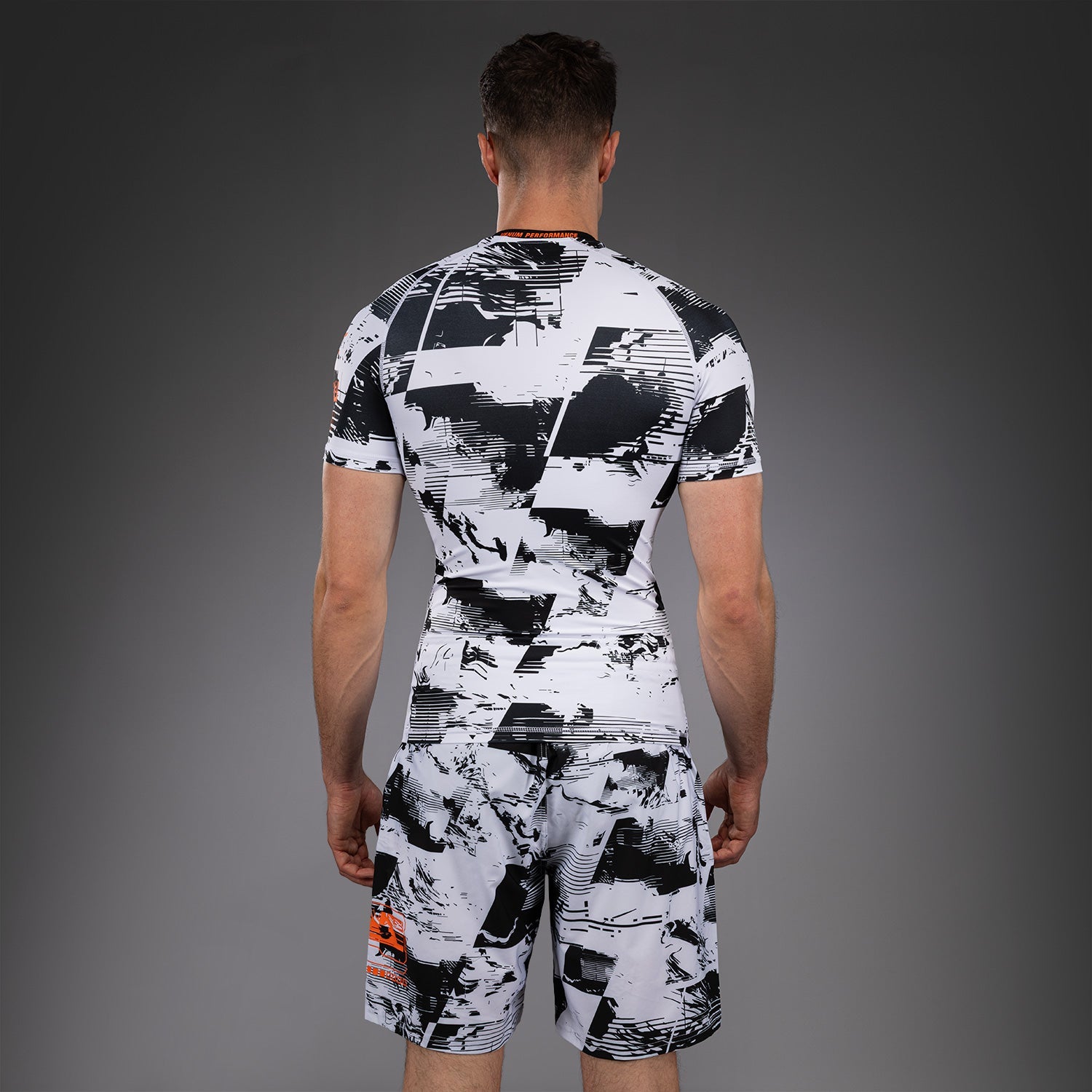 Pánský UFC Zenith by Venum bílý autentický výkonnostní rashguard s krátkým rukávem pro bojový týden