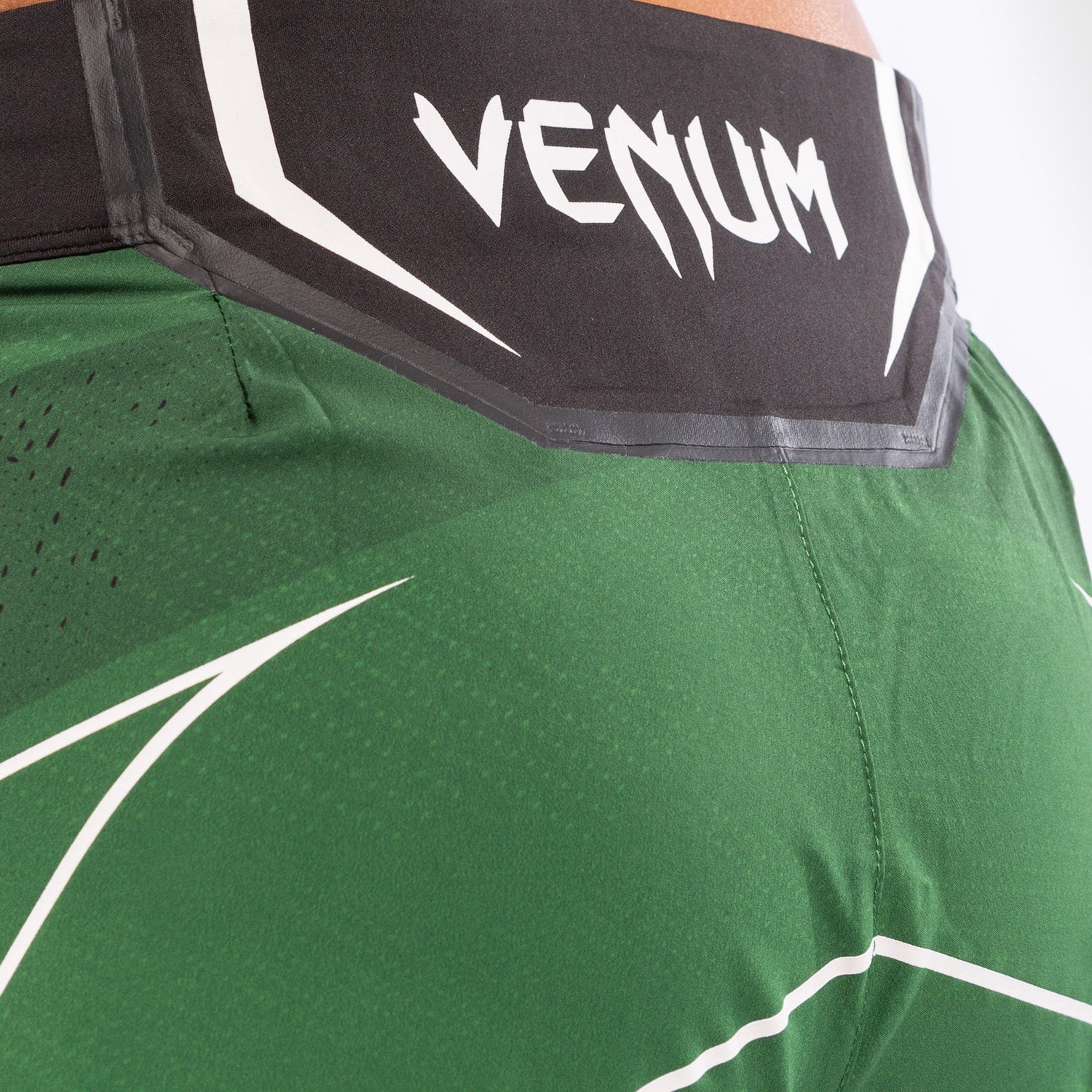 Dámské šortky UFC Venum Authentic Fight Night - Krátký střih - Zelené