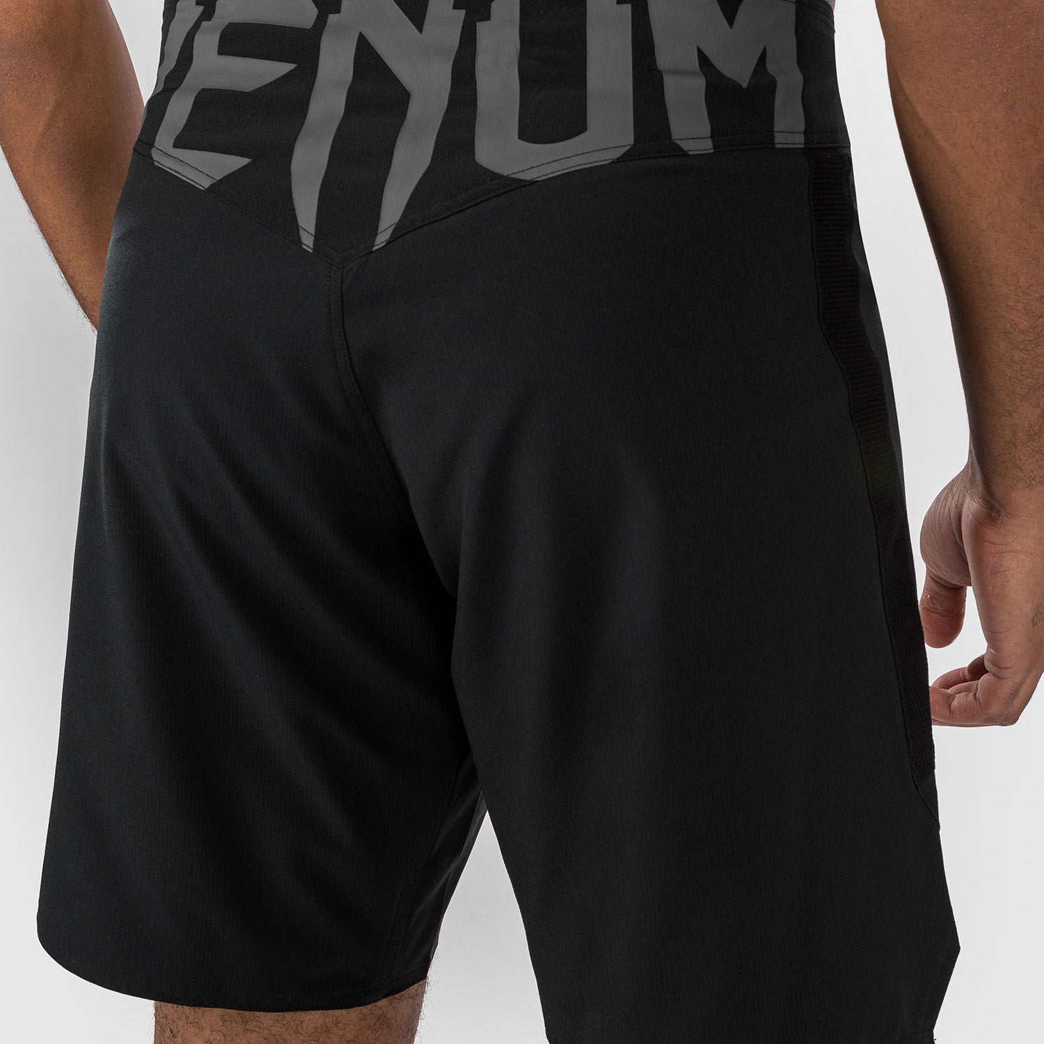 Venum Light 5.0 Fightshort - Černá/Bílá