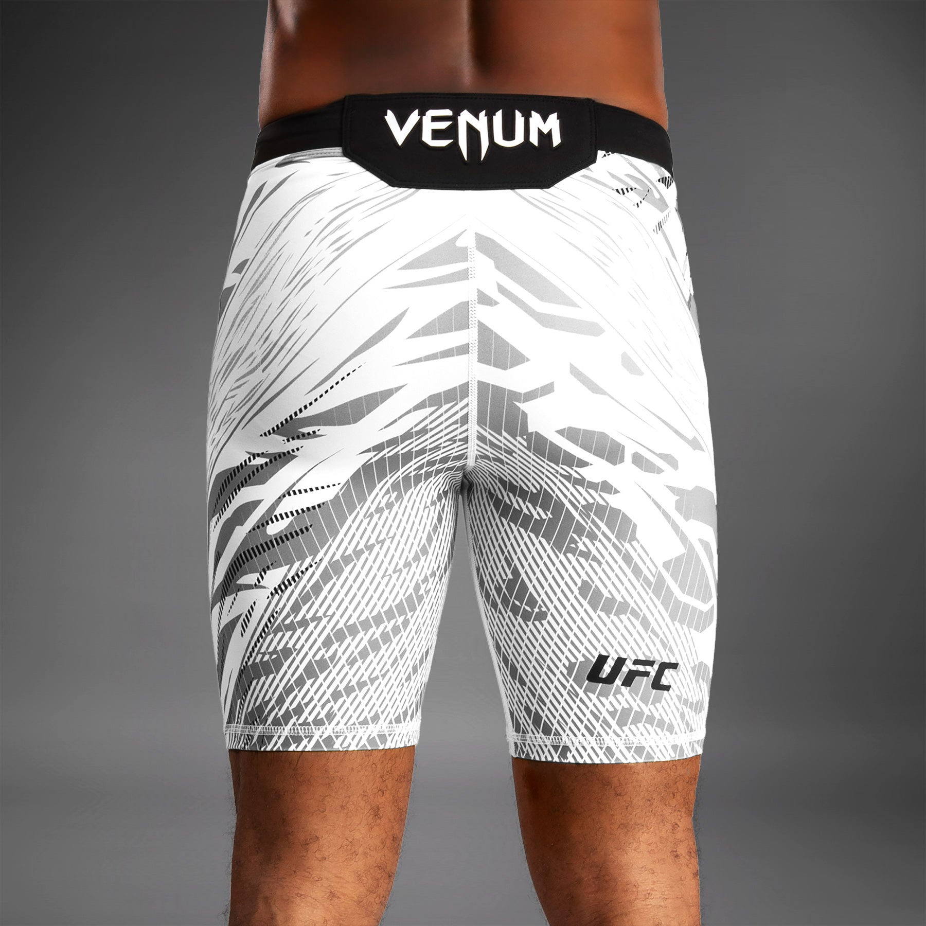 UFC Fusion by Venum Authentic Fight Night Pánské kraťasy Vale Tudo - bílé