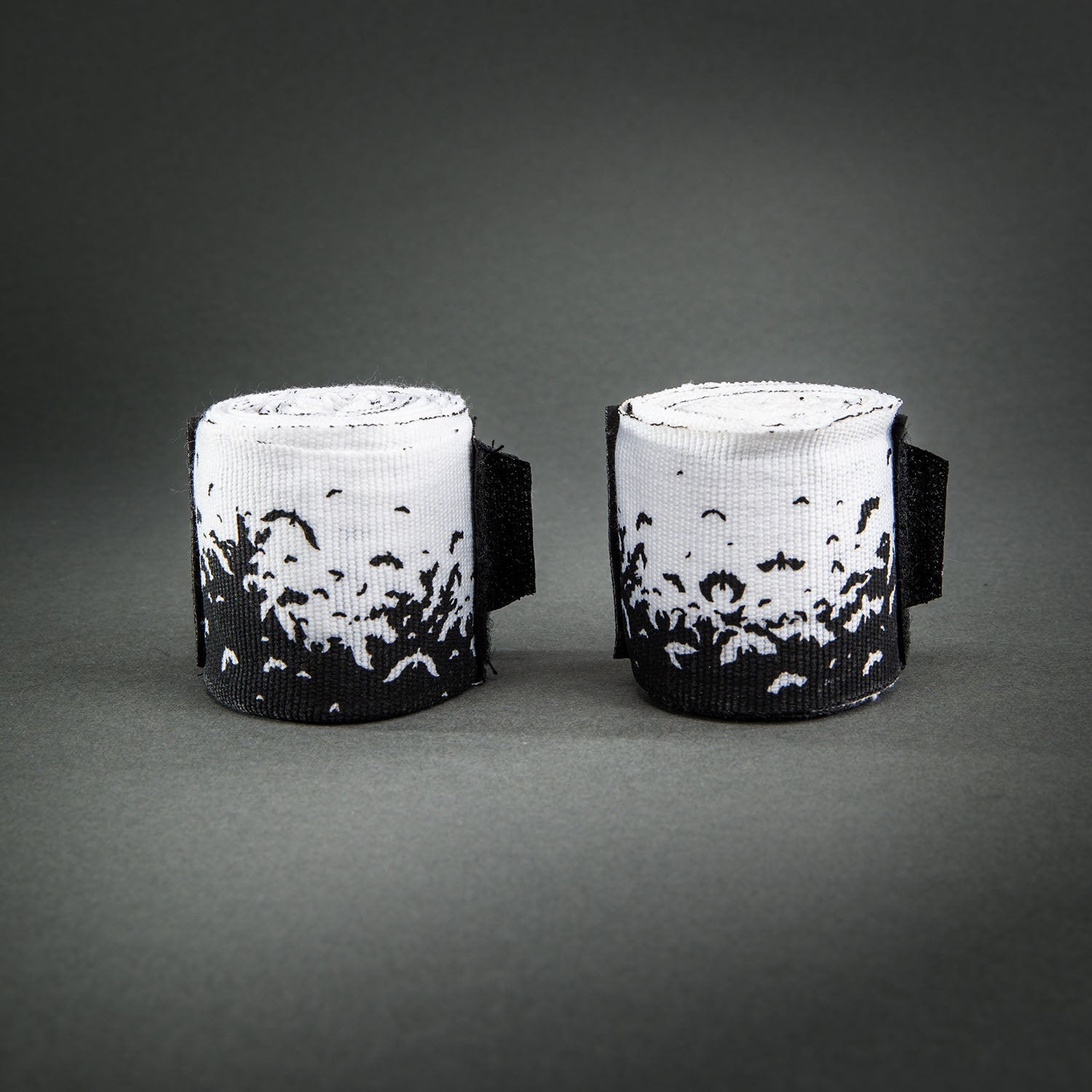 Venum Netopýři Noční bandáže na ruce - Černá/Bílá