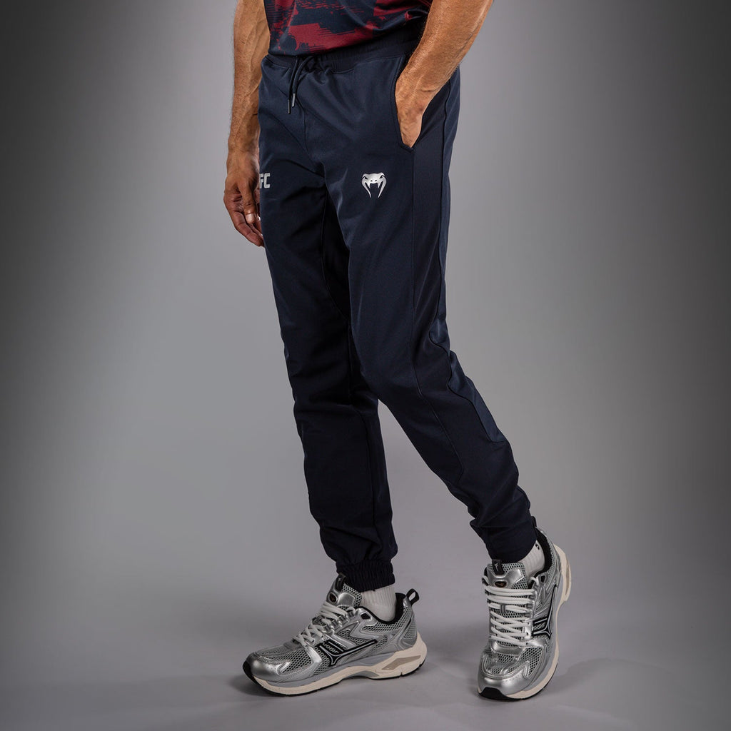 Pánské kalhoty UFC Zenith by Venum v námořnické modři, autentické kalhoty pro týden zápasů