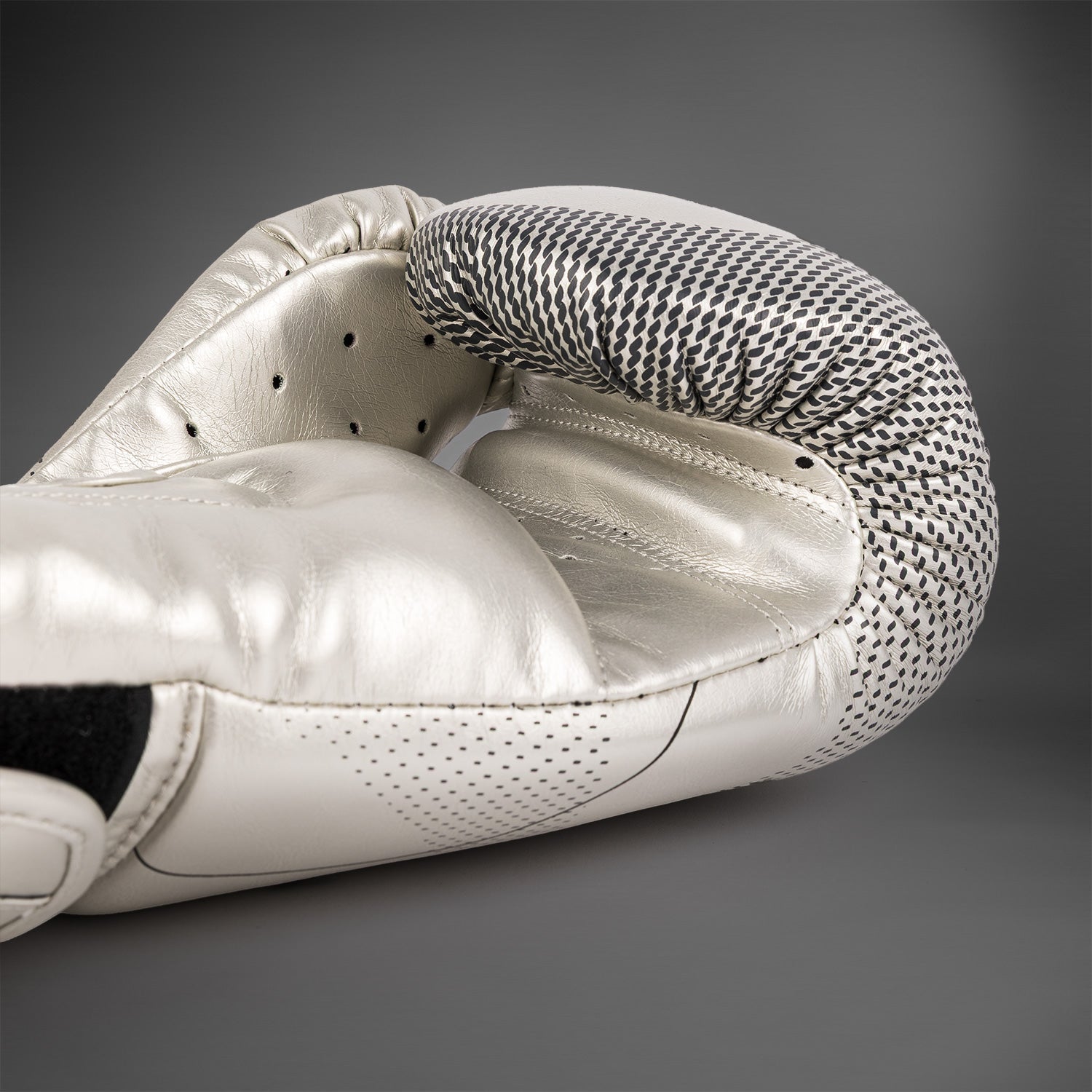 Boxerské rukavice Venum Nexus - stříbrná/černá