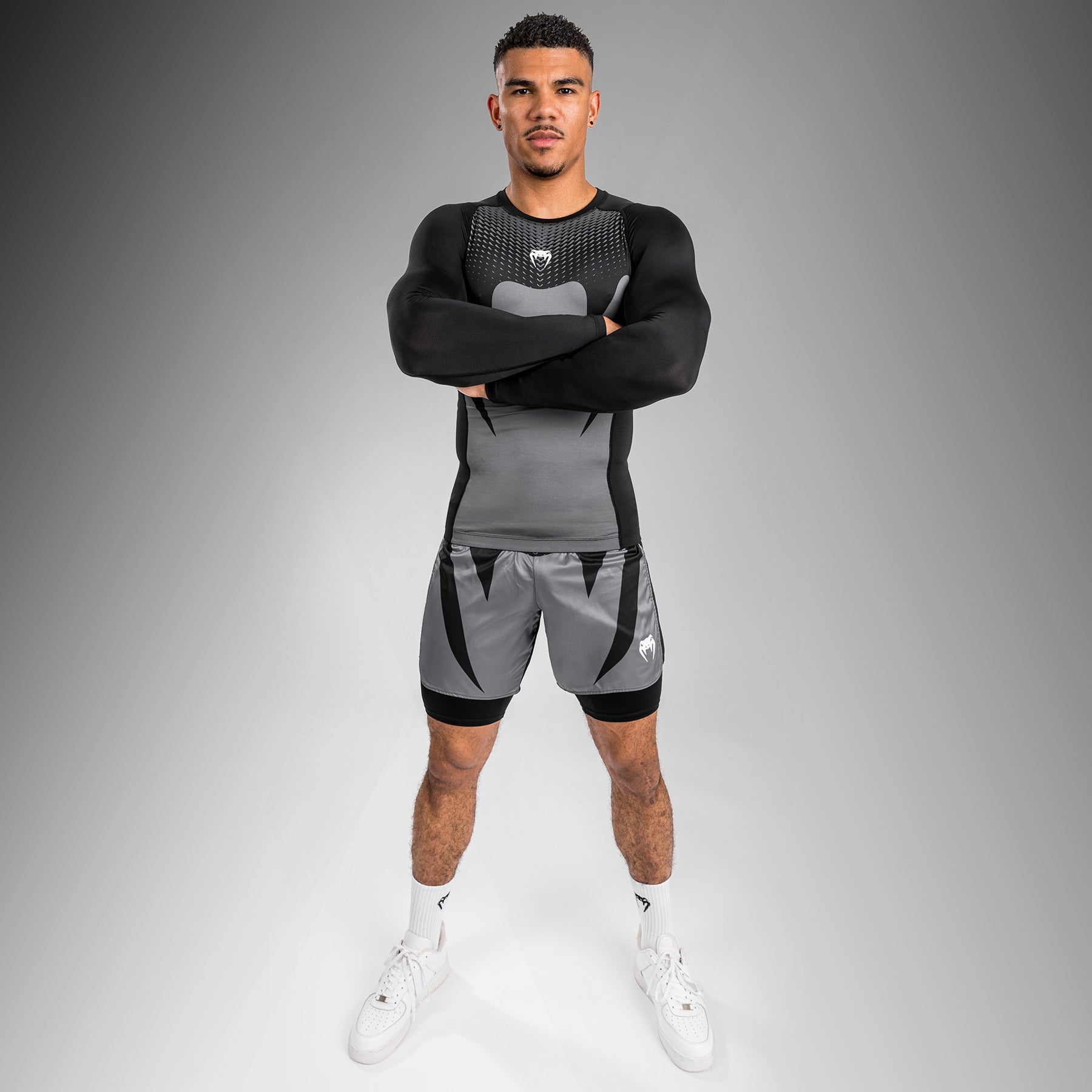 Venum Attack Pánský přiléhavý dres s dlouhým rukávem - Černá/Šedá