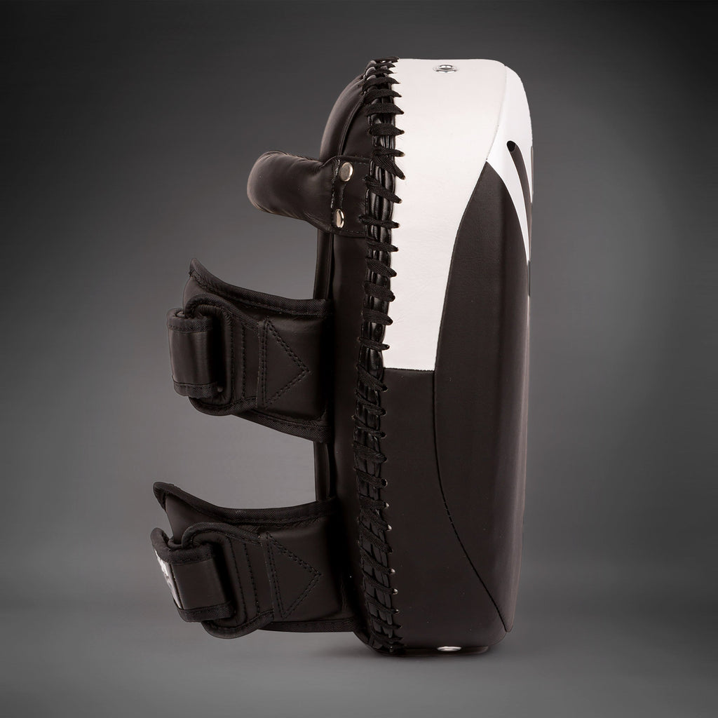 Venum Kickboxing Paos 2.0 z mikrovlákna - černá/bílá