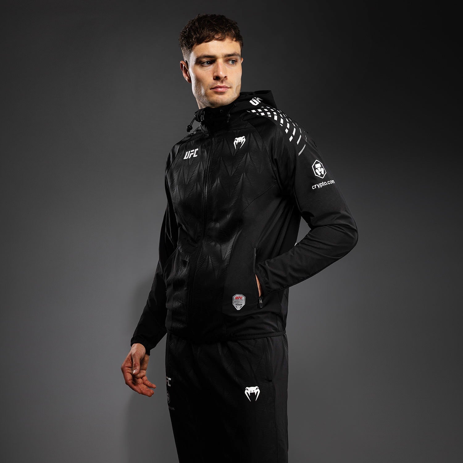 Pánská autentická mikina Venum UFC Zenith pro vstup do klece v černé barvě