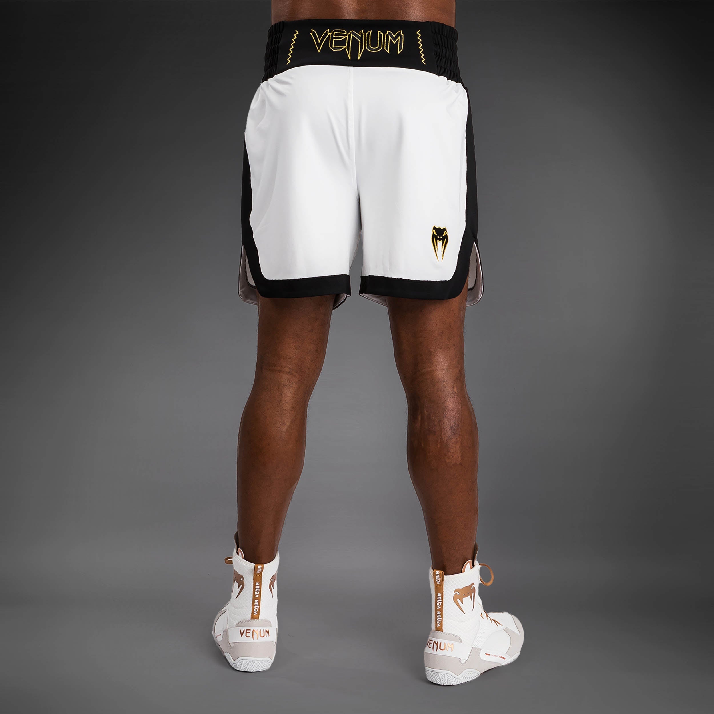 Venum Classic Boxerské šortky - bílá/černá