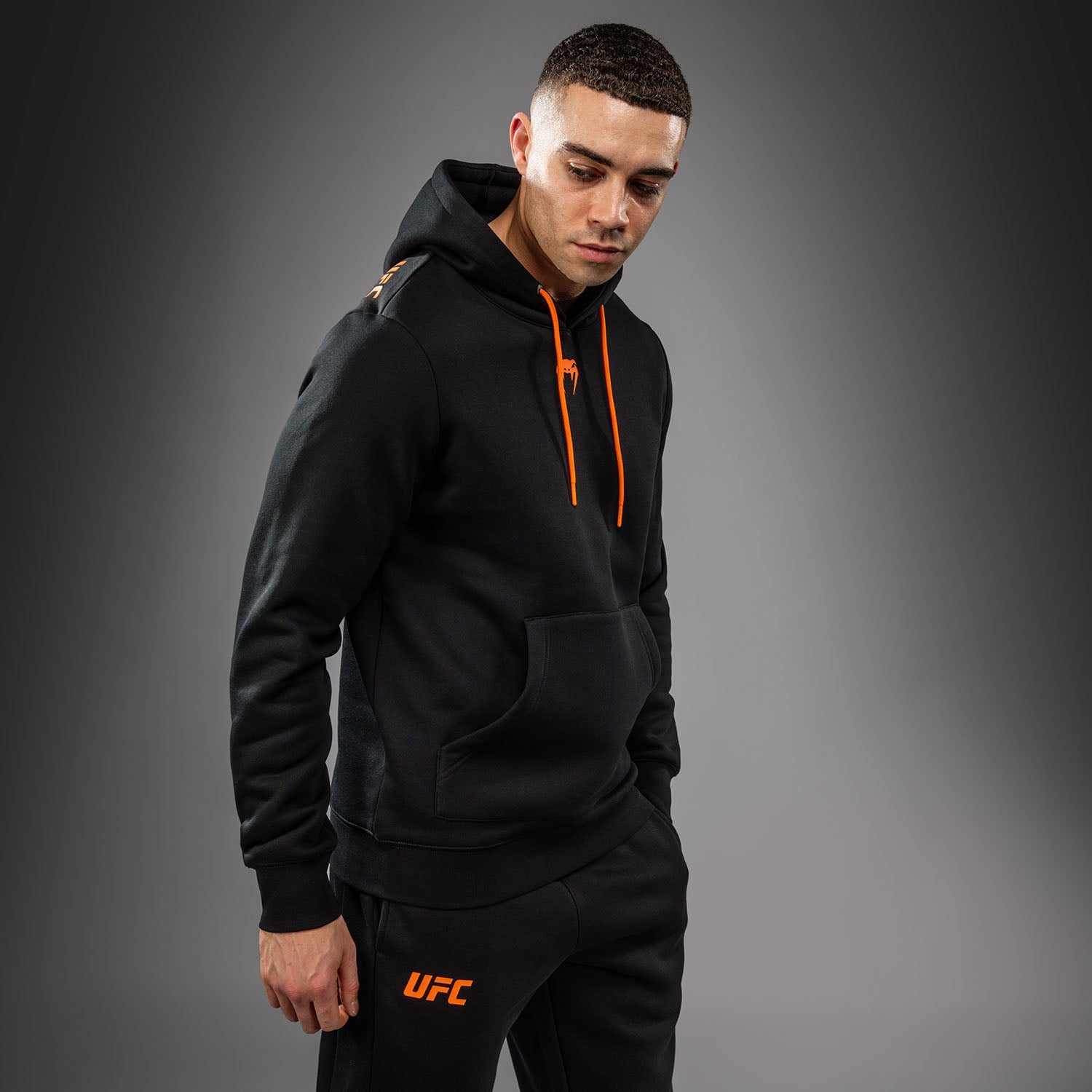 Pánská mikina UFC Zenith by Venum Black Authentic Fight Week Pullover Hoodie