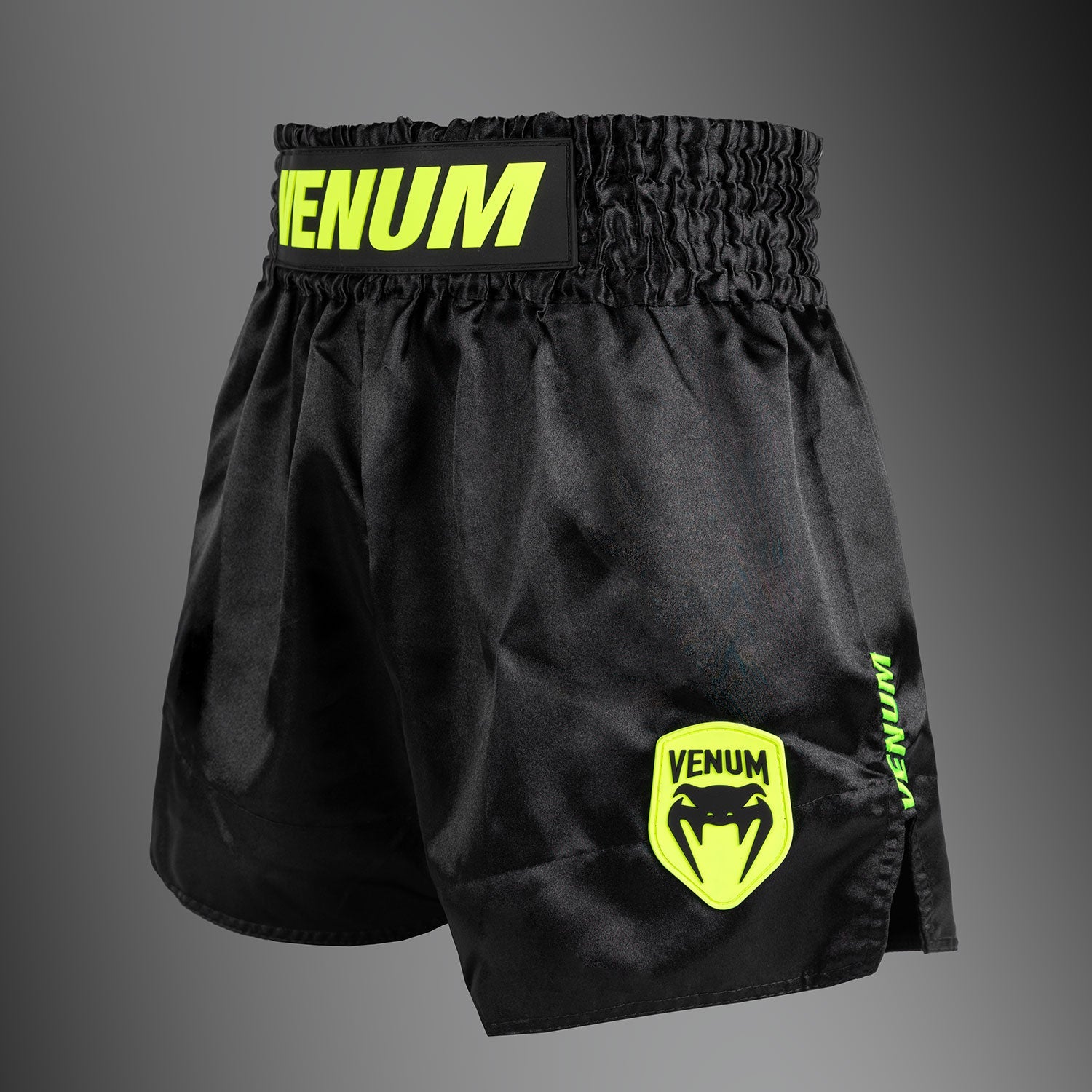 Venum Classic Evo Muay Thai Shorts - Černá/Neonově žlutá