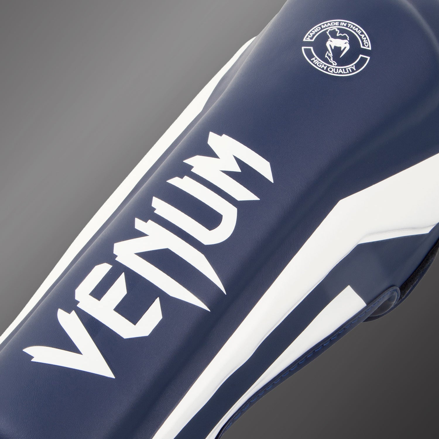 Venum Elite Standup chrániče holení - bílá/navy modrá