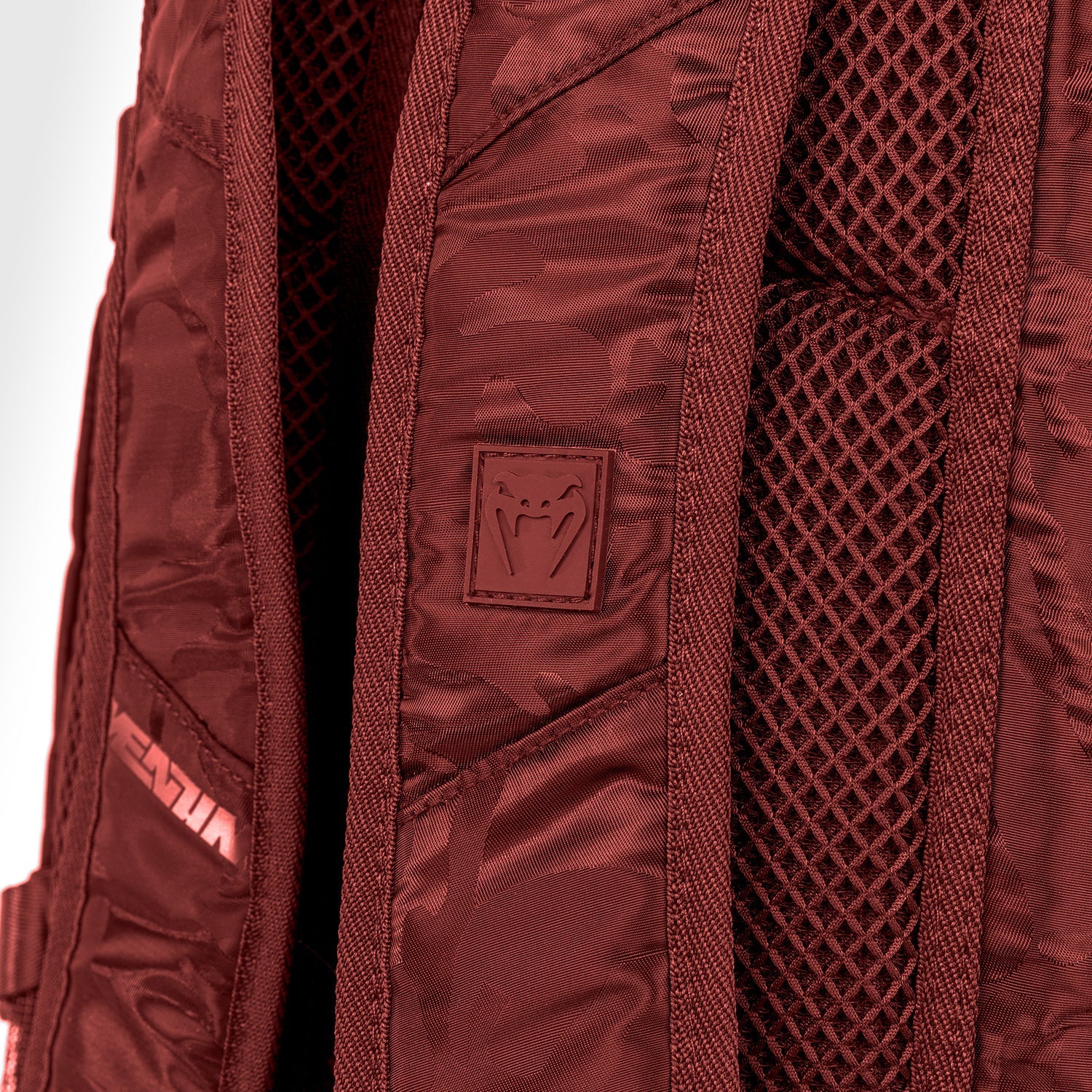 Venum Challenger Pro Batoh - Camo/Burgundy