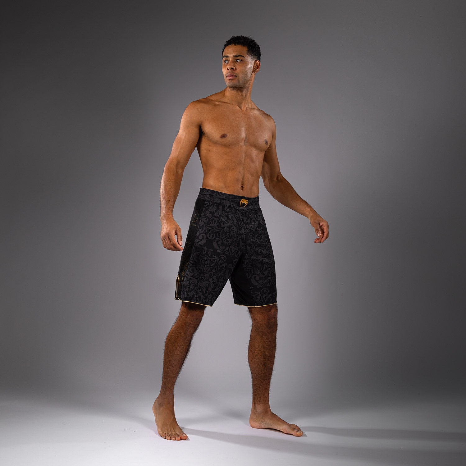 Venum x Topuria Unmatched Edition Fight Shorts - Černá/Zlatá