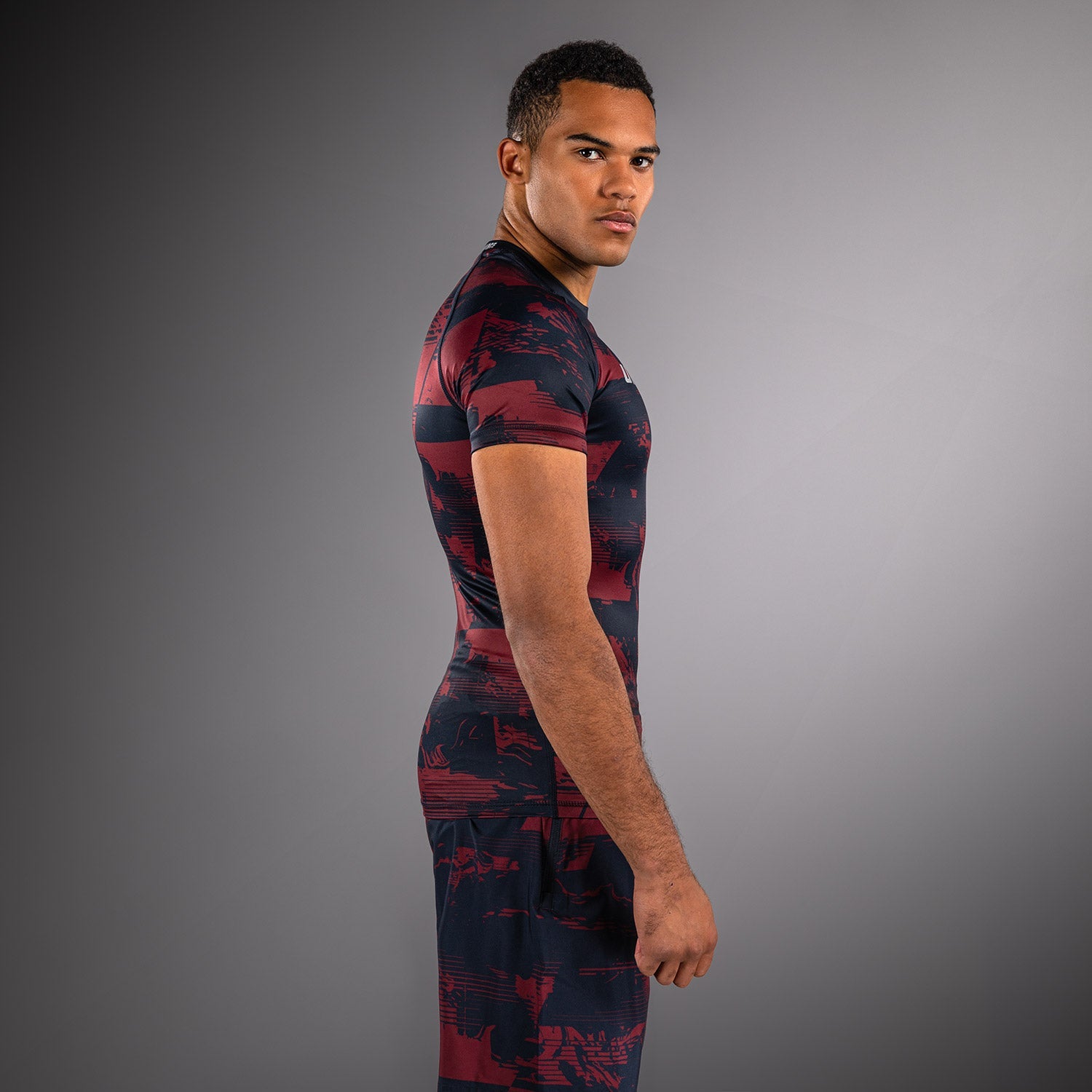 Pánský UFC Zenith od Venum Burgundsko Autentický Fight Week Performance Krátký rukáv Rashguard