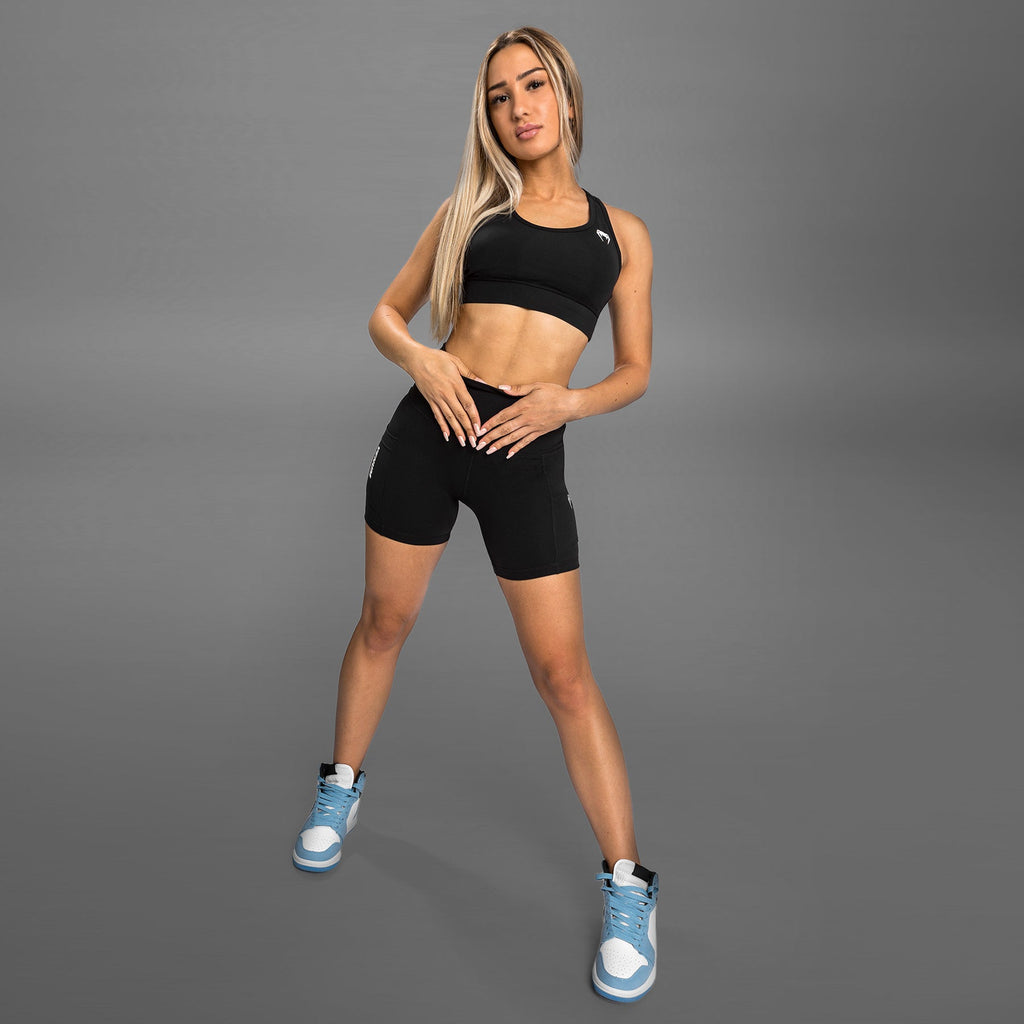 Venum Essential Sportovní podprsenka se střední oporou - černá