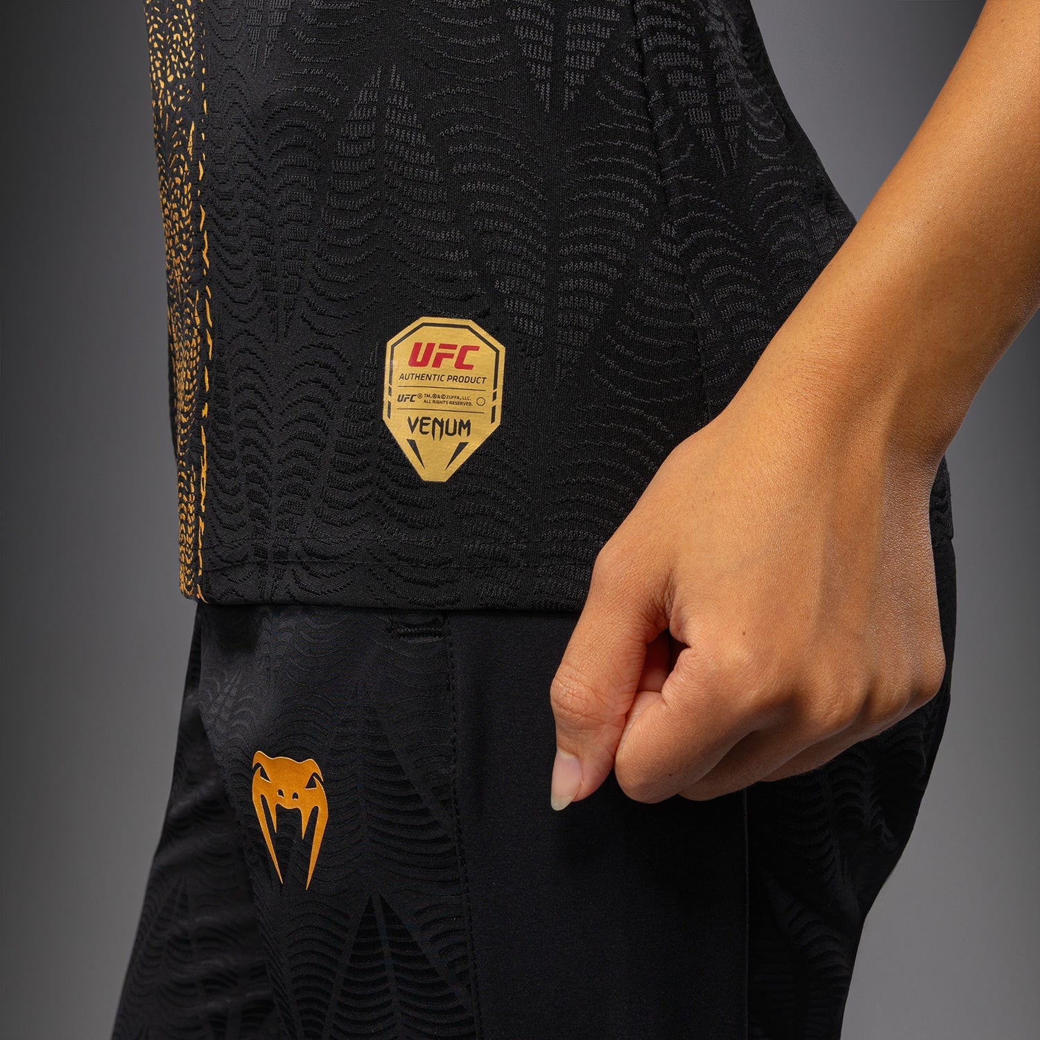 Dámský dres UFC Zenith by Venum Champion Authentic Fight Night Walkout