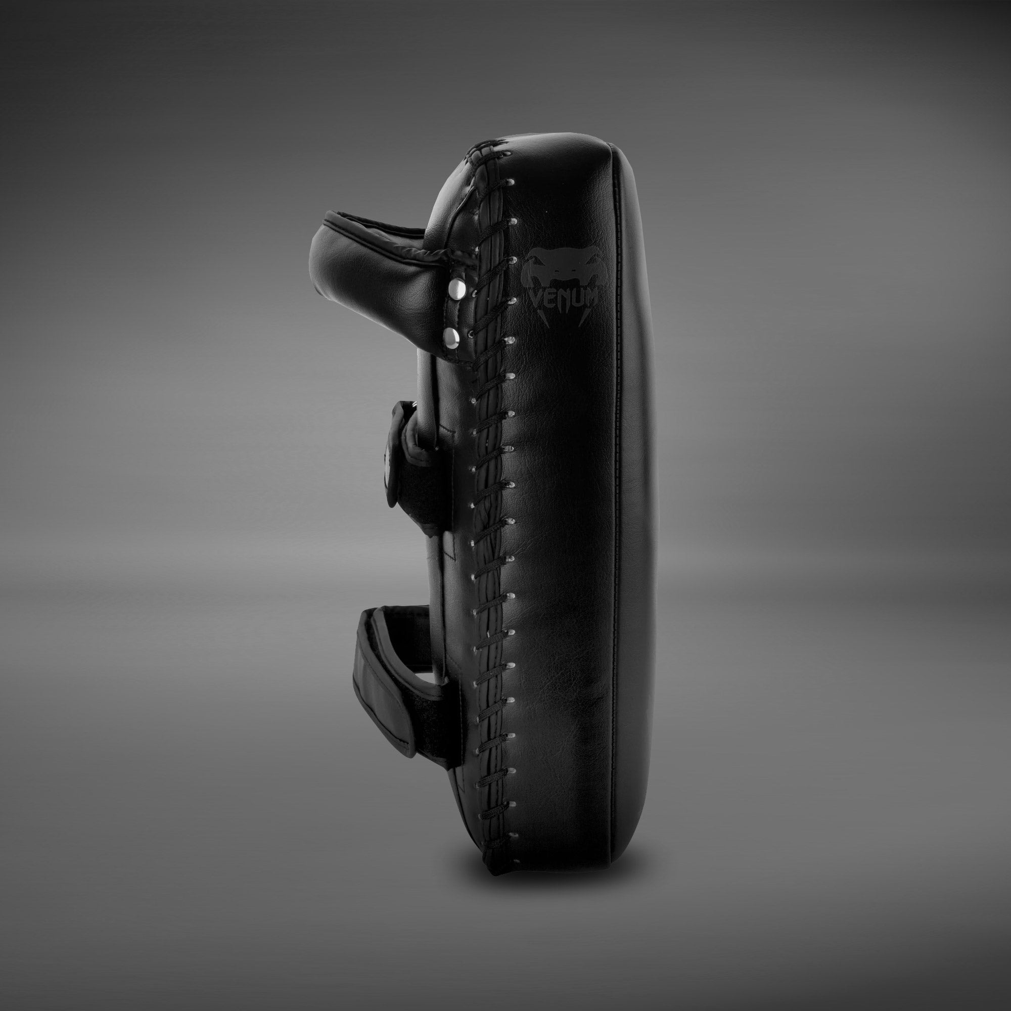 Venum Giant Kick Pads - Černá/Černá (Pár)