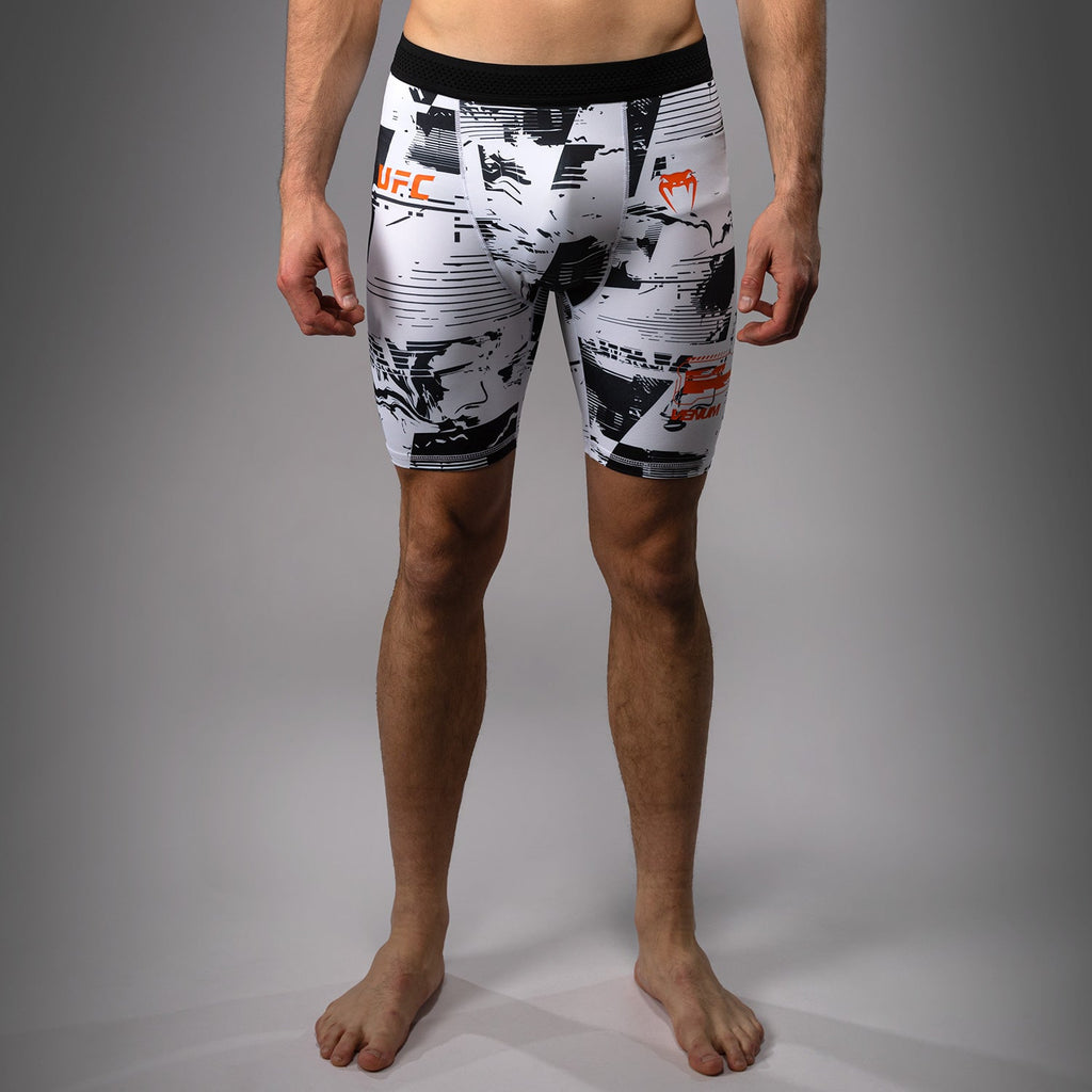 Pánské kraťasy Venum UFC Zenith White Authentic Fight Week Performance Vale Tudo